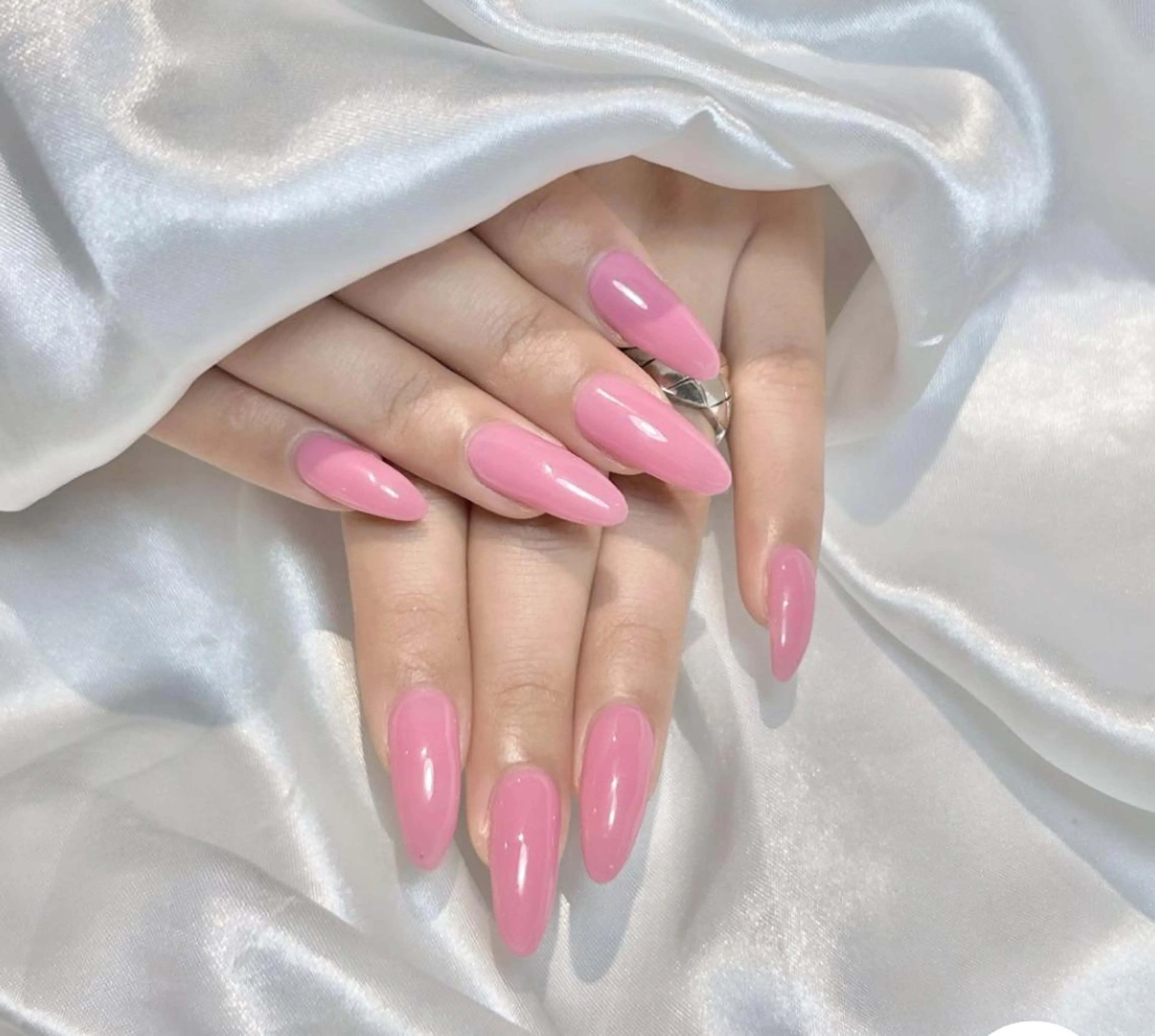 ネイル WISTERIA SAKAEのネイルデザイン