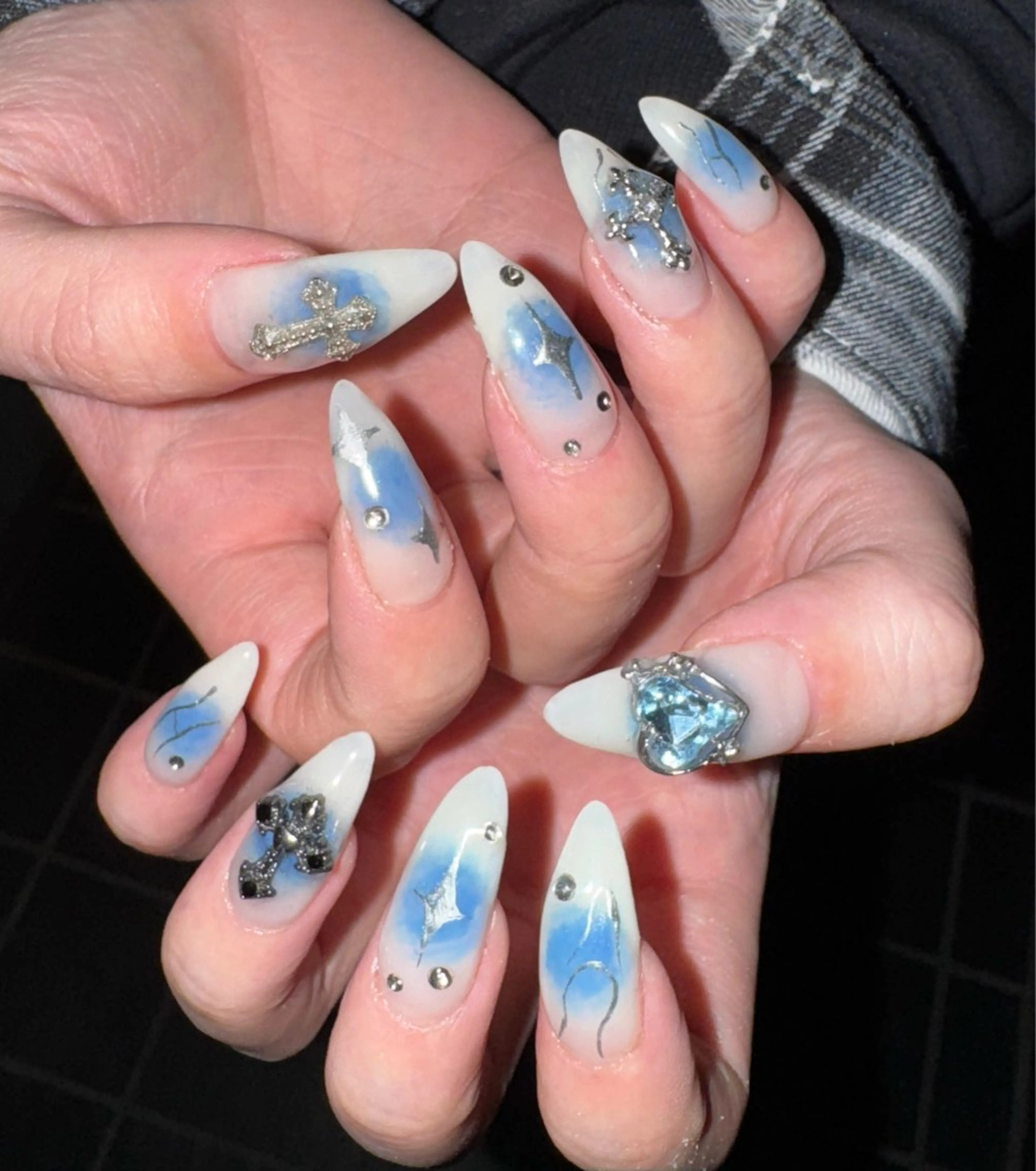 ネイル ハンドネイル フットネイル MITSUKI🪡 海外/個性派/ロングのネイルデザイン