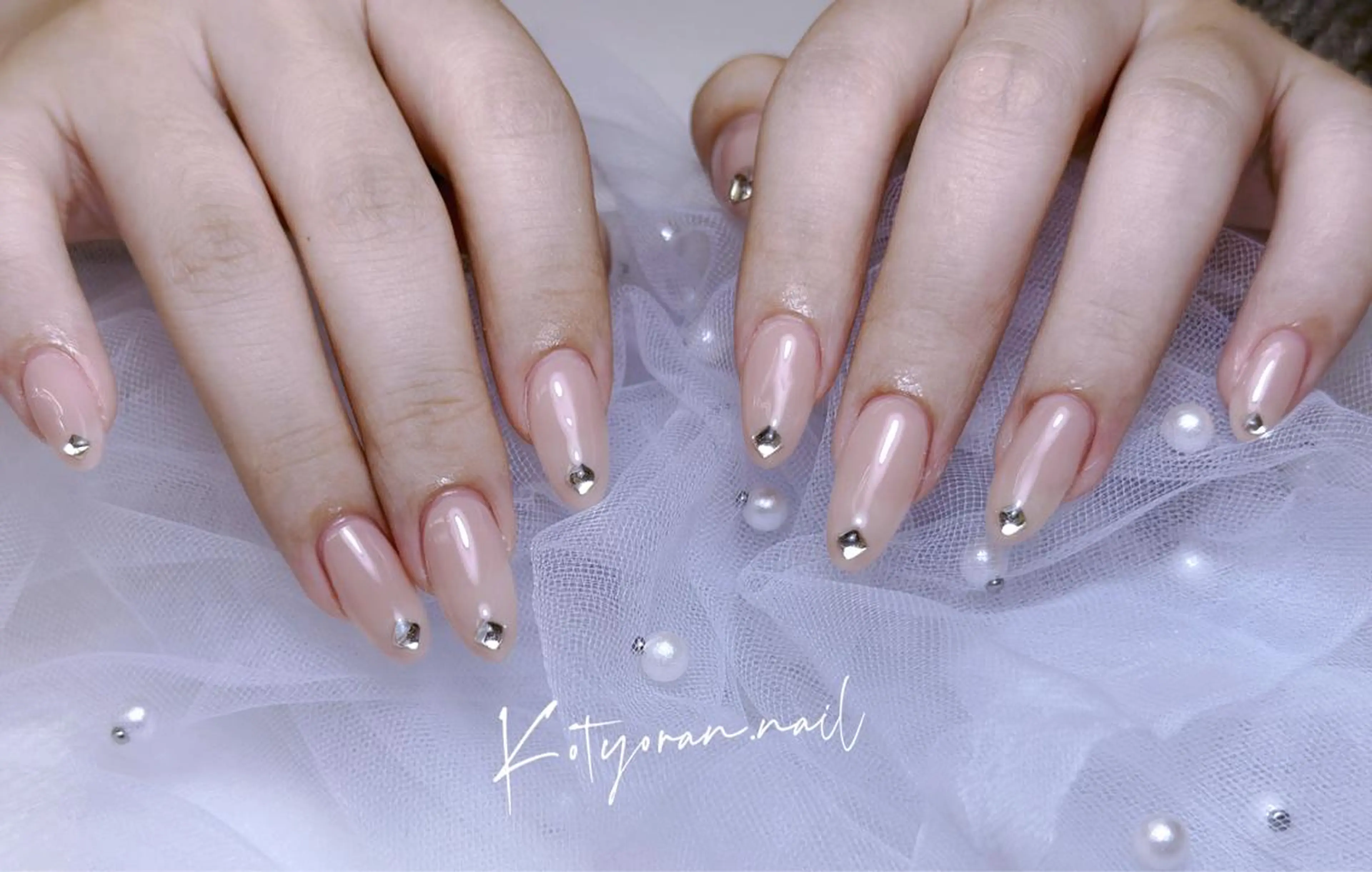 ネイル ハンドネイル Mona【パラジェル ・長さ出し専門店】のネイルデザイン