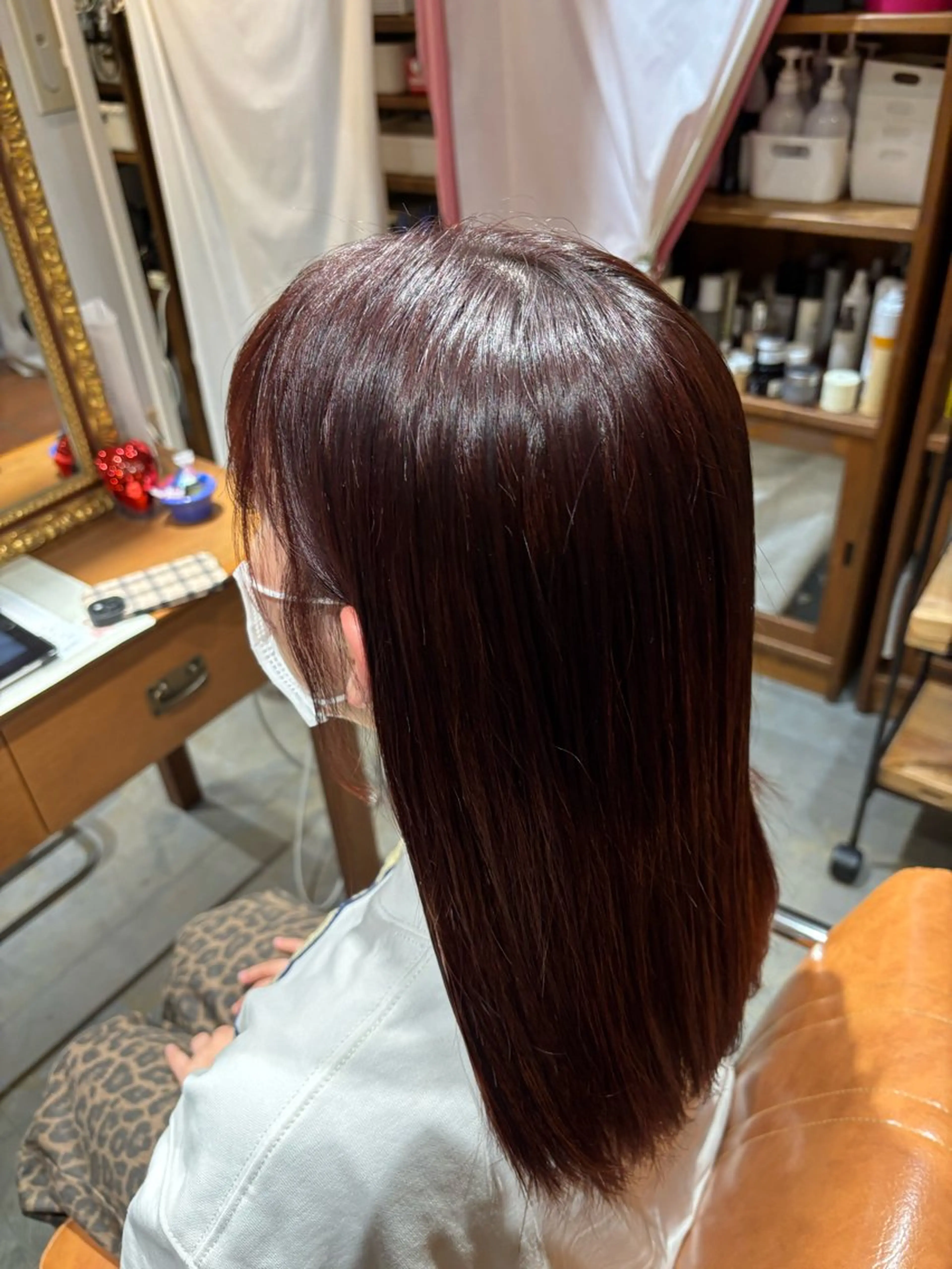 ミディアム レッドブラウン トリコヘアサロン 新井千智のヘアスタイル