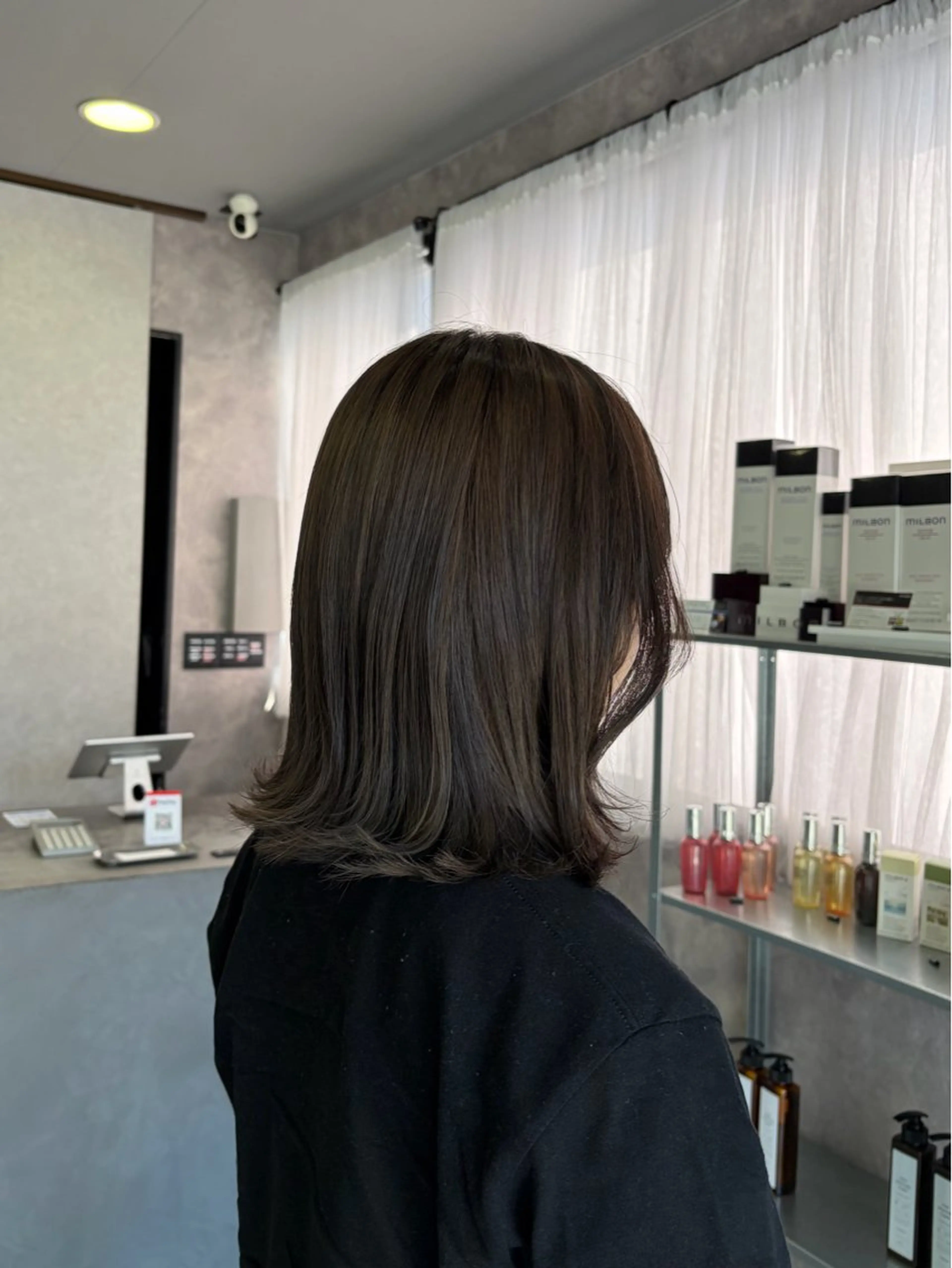 ミディアム カラー 透明感カラー グレージュ オリーブグレージュ オリーブグレー カット ヘアカラー トリートメント 手塚 由佳のヘアスタイル