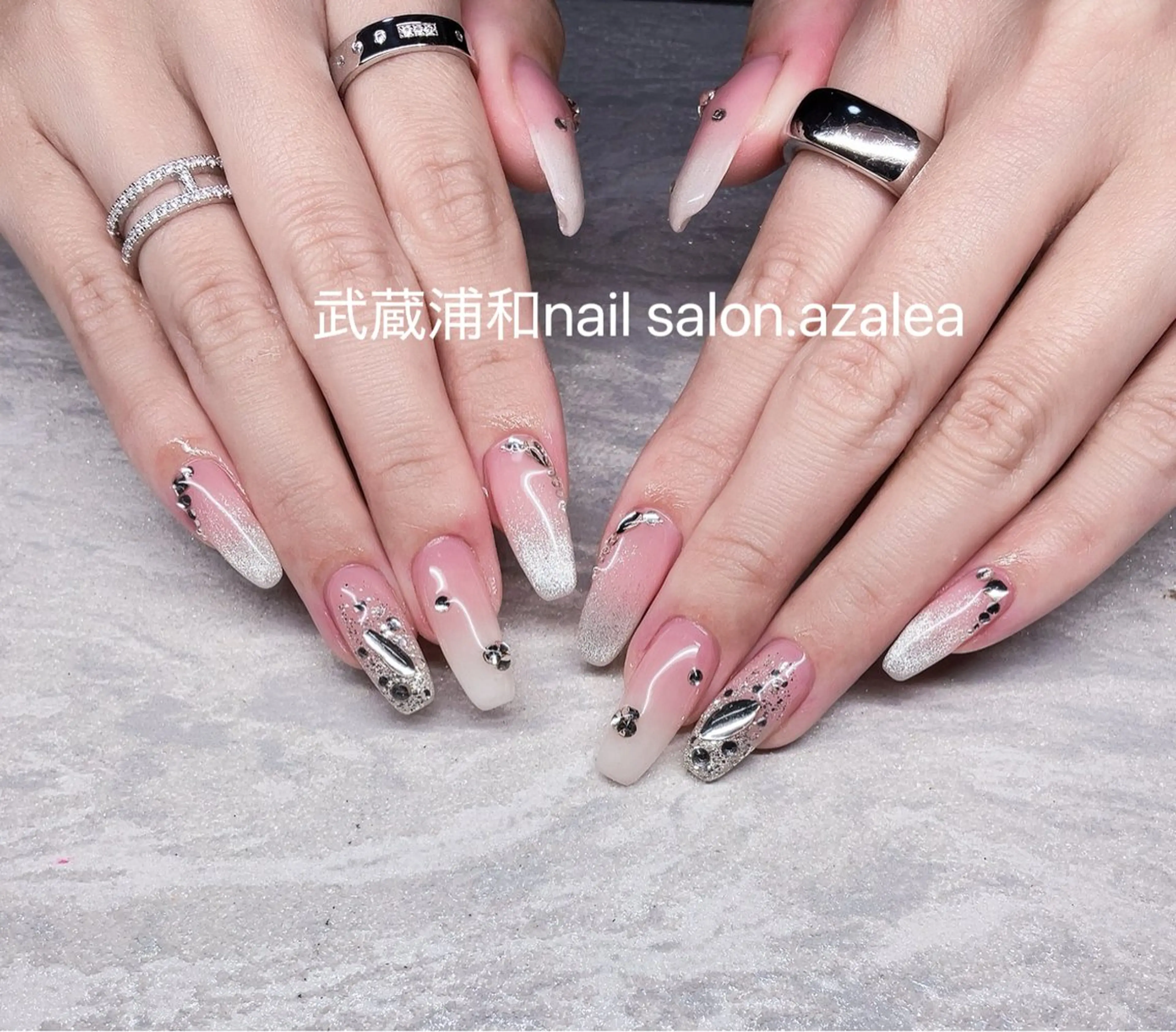 ネイル ハンドネイル R inのネイルデザイン