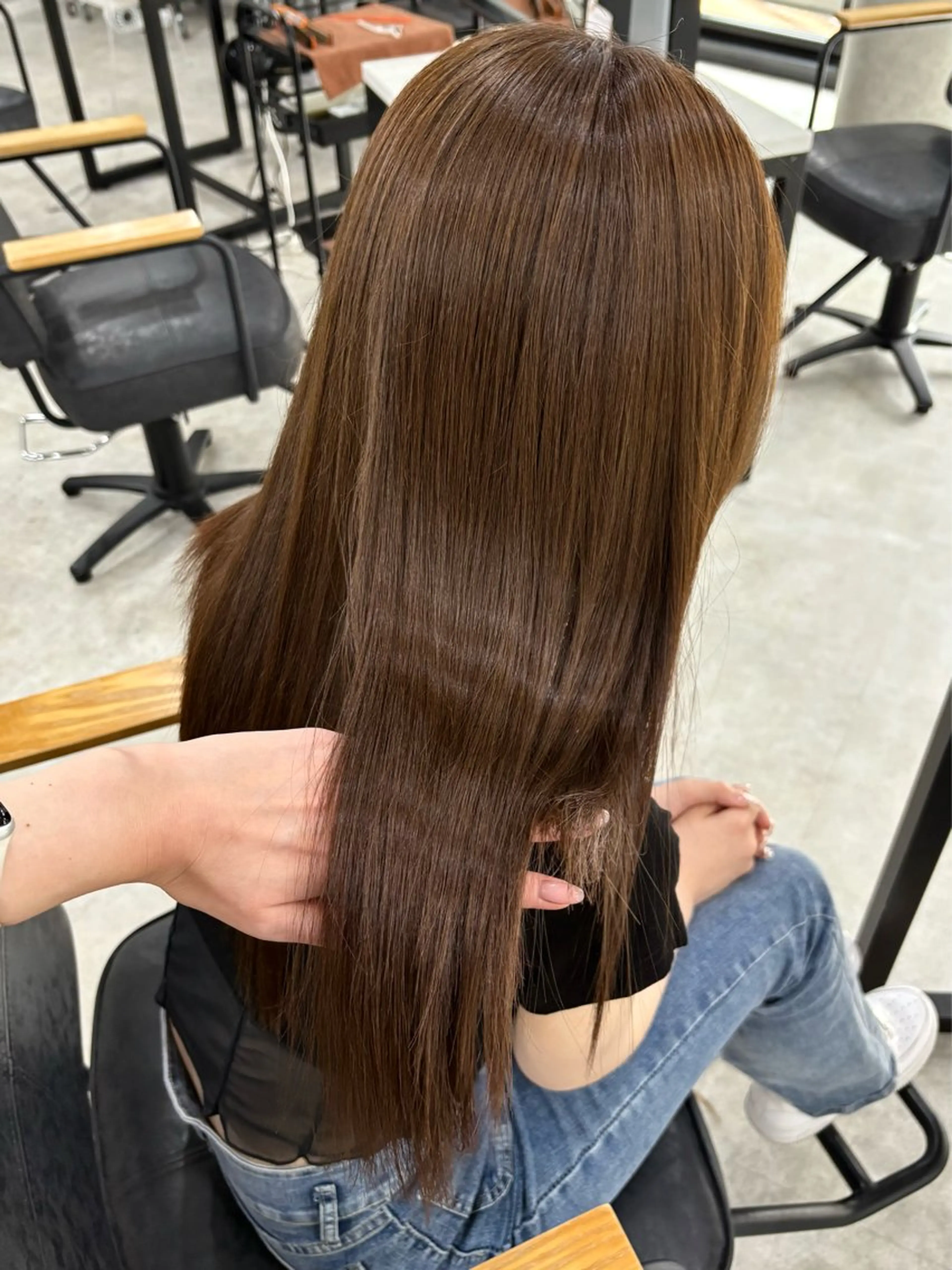 ロング アッシュ カット ヘアカラー 盛れる顔まわり✨🎀 レイヤー別所好葉のヘアスタイル