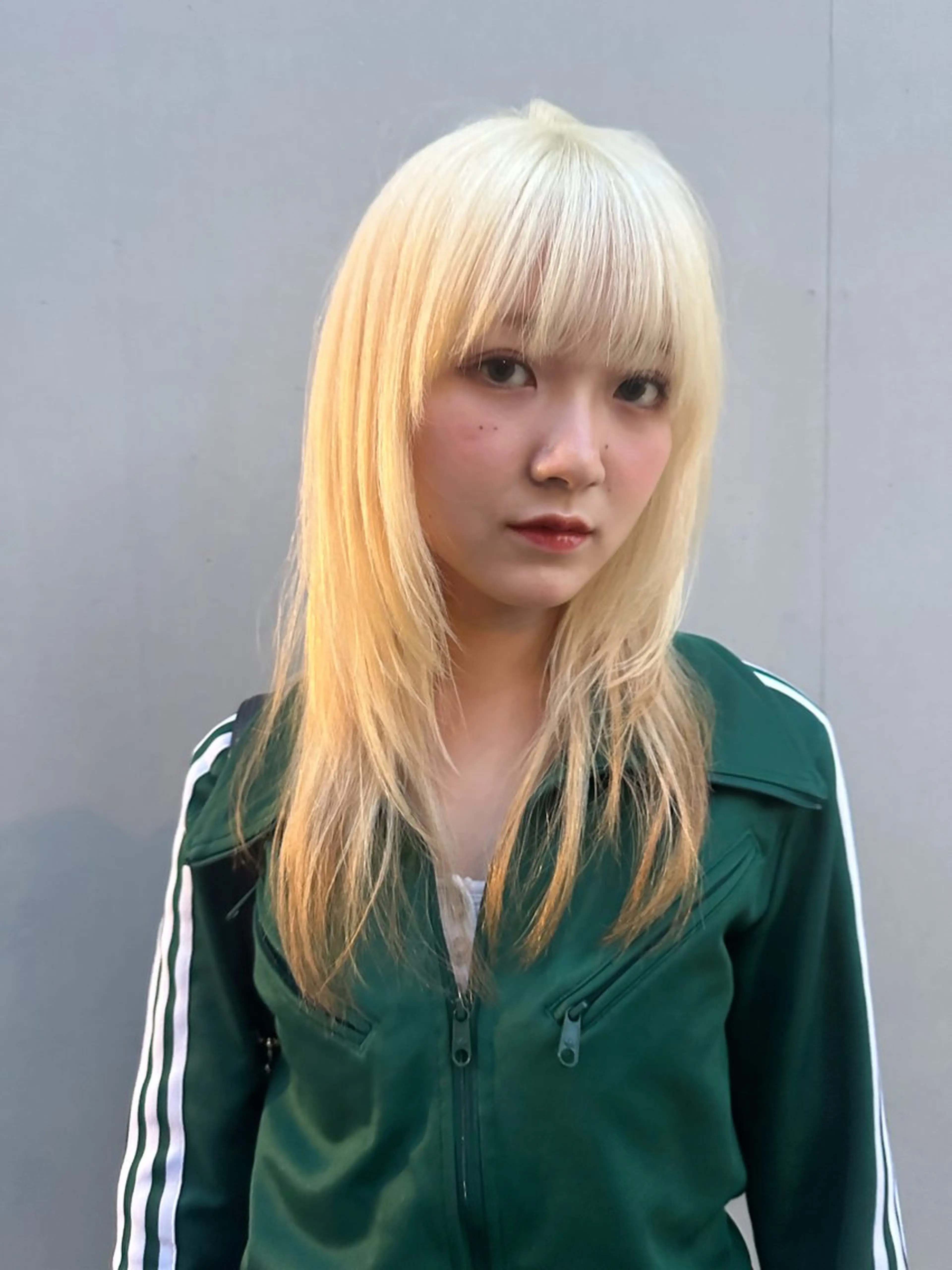 カラー 抜きっぱなしブロンド ヘアカラー くすみカラー/ブリ ーチ seina★のヘアスタイル