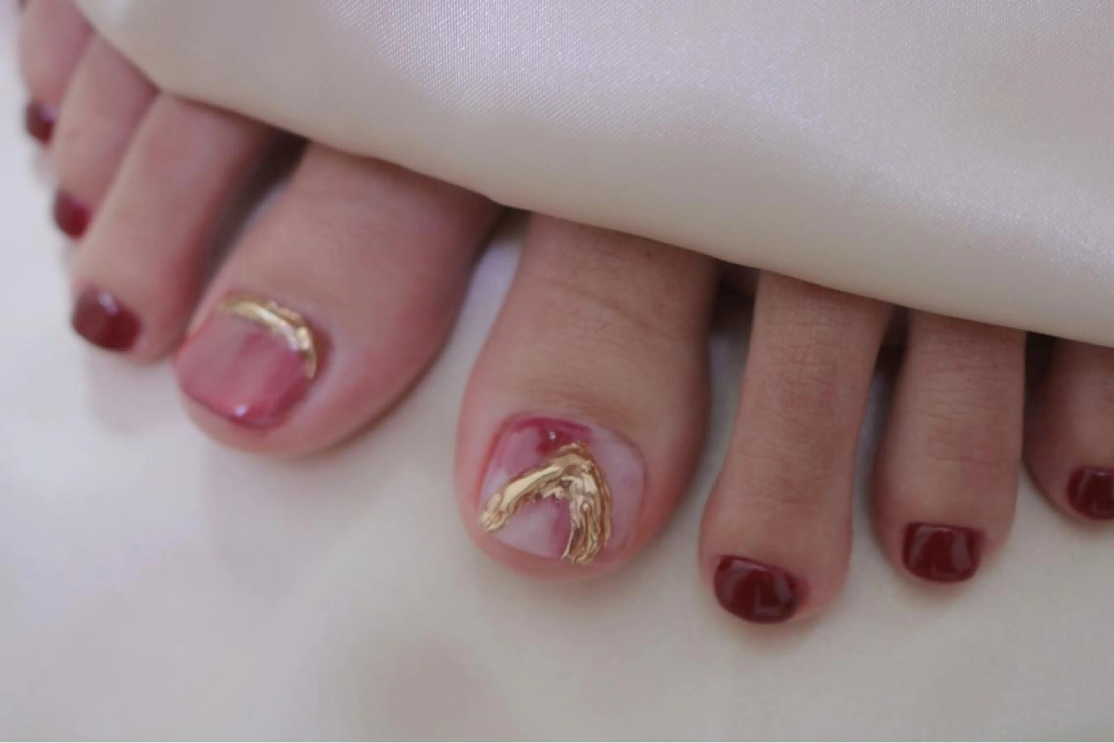 ネイル オーロラネイル カジュアル 長さ出し ジェルネイル 韓国ネイル フットネイル MH Nailのネイルデザイン