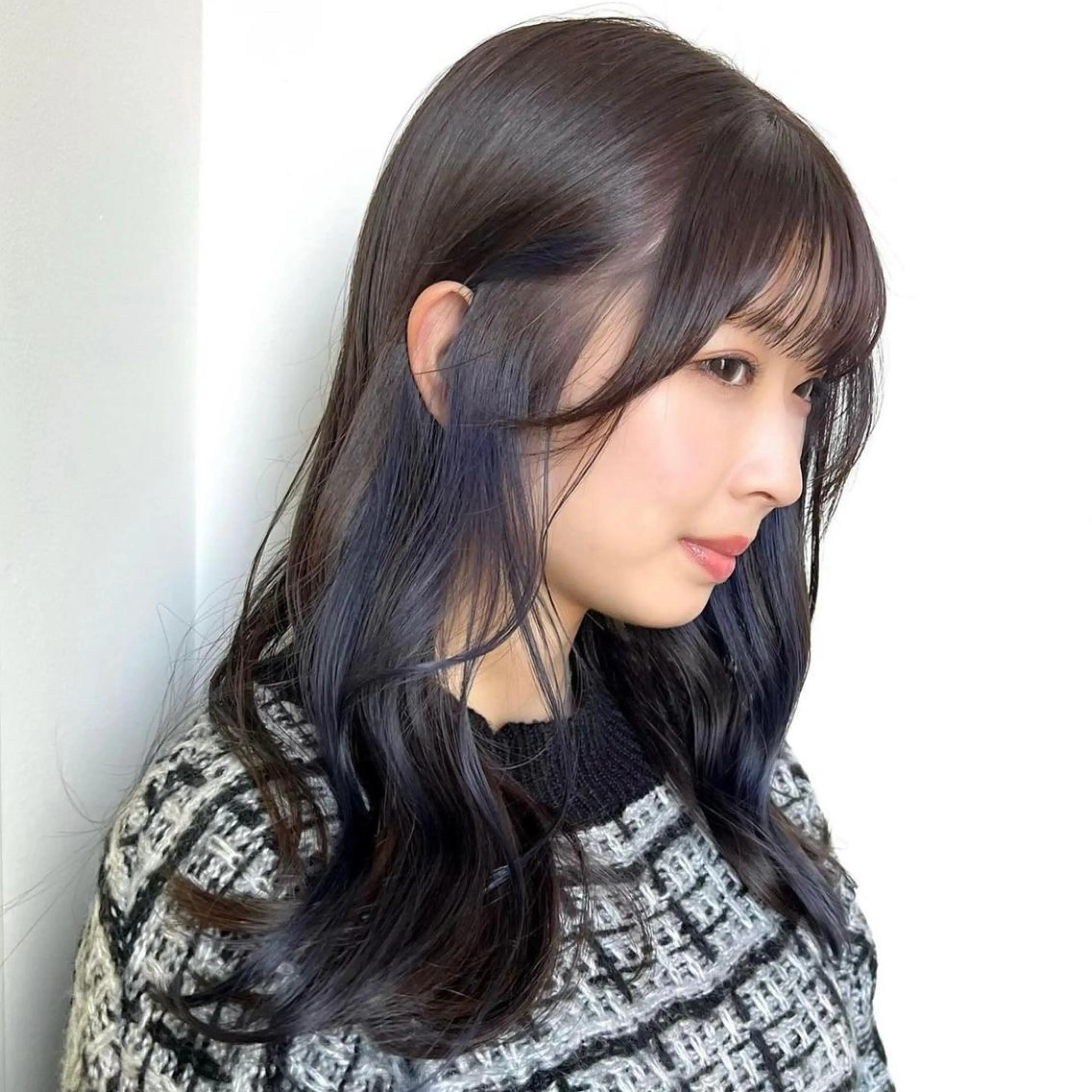 ロング カラー ブルーカラー ブルーラベンダー インナーカラー ラベンダーカラー カット ヘアカラー トリートメント 韓国ヘア /男女☘️ 細江 美紅のヘアスタイル