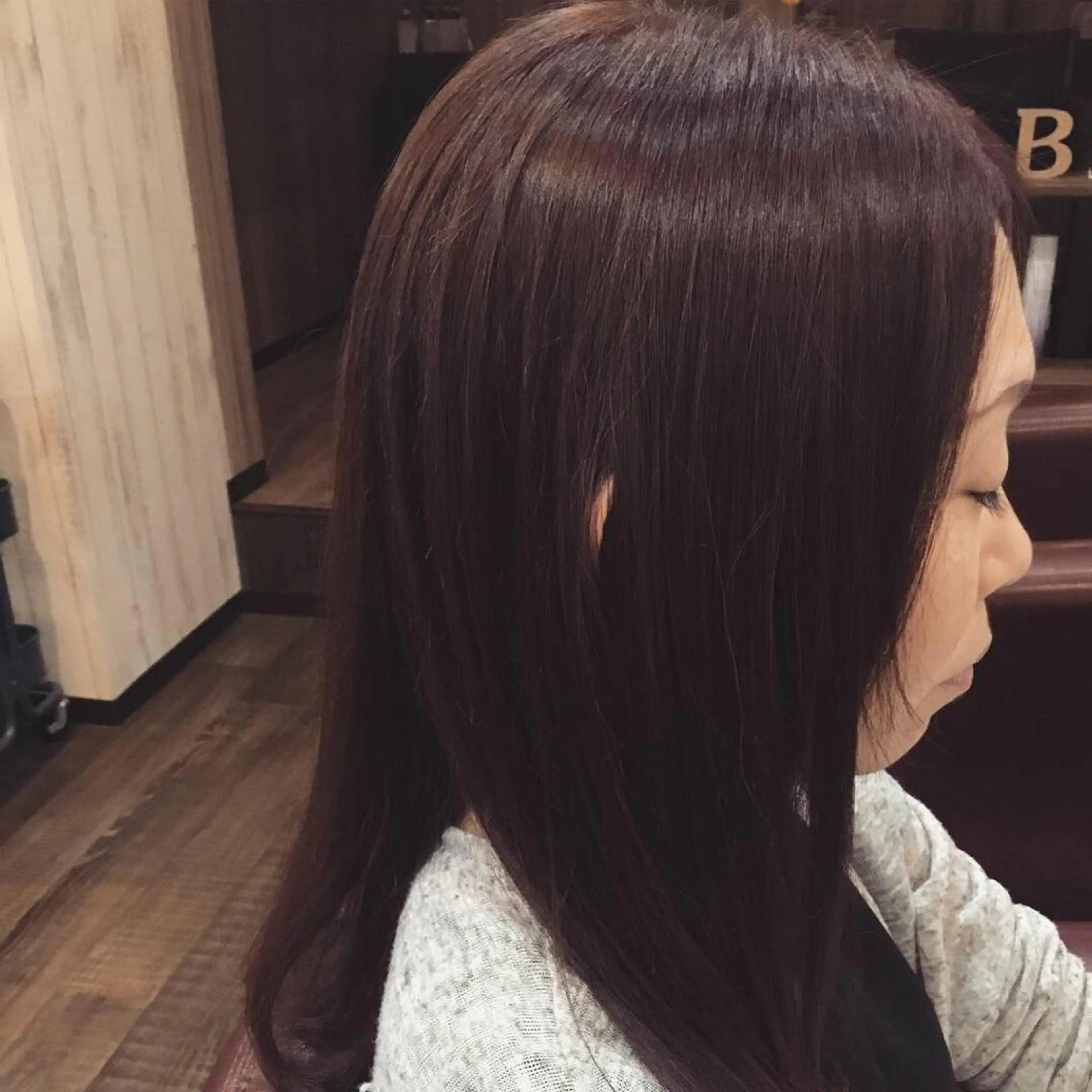 セミロング カラー 金崎 新吾のヘアスタイル