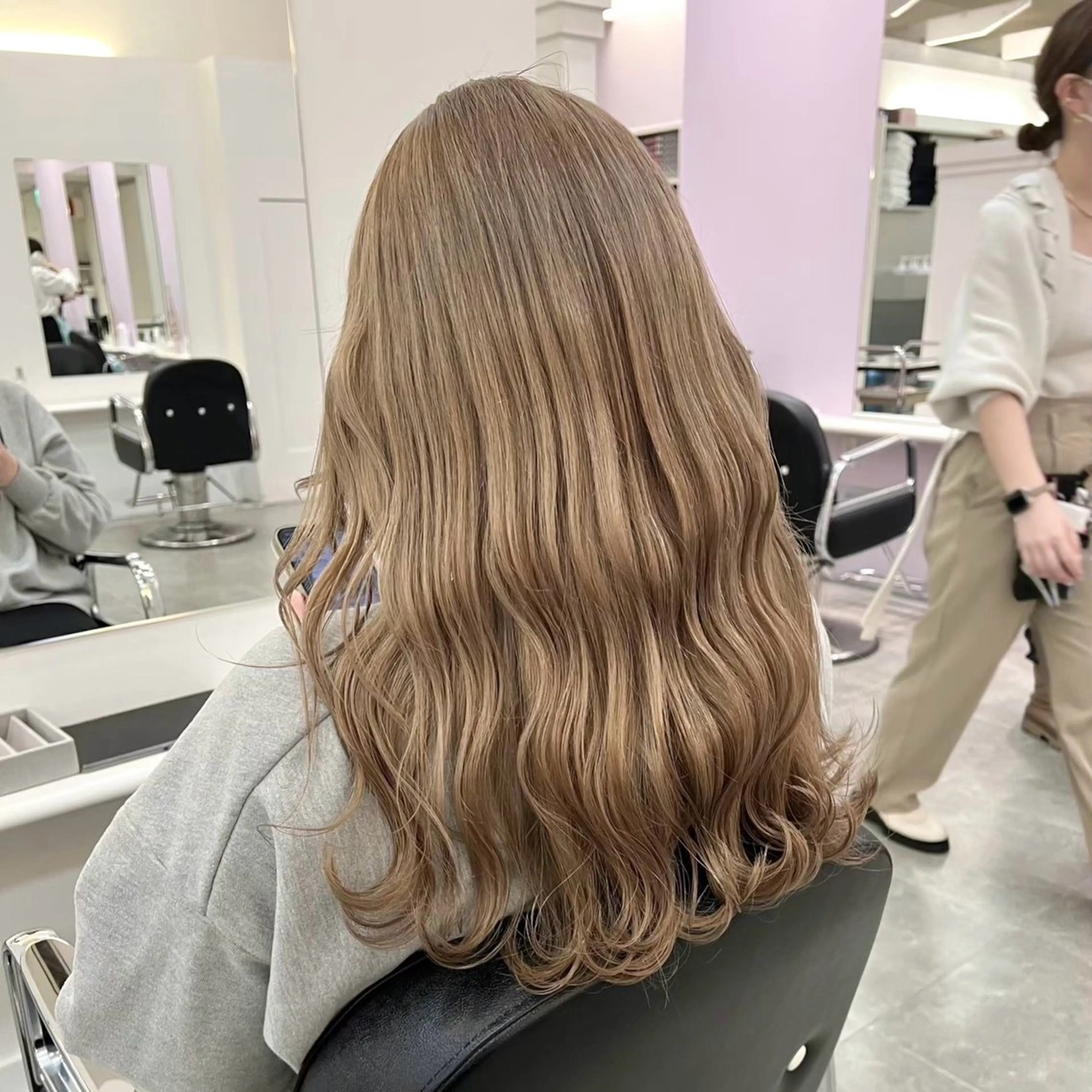 セミロング カラー ヘアカラー ParveMix 🩶🫧入江 香名のヘアスタイル