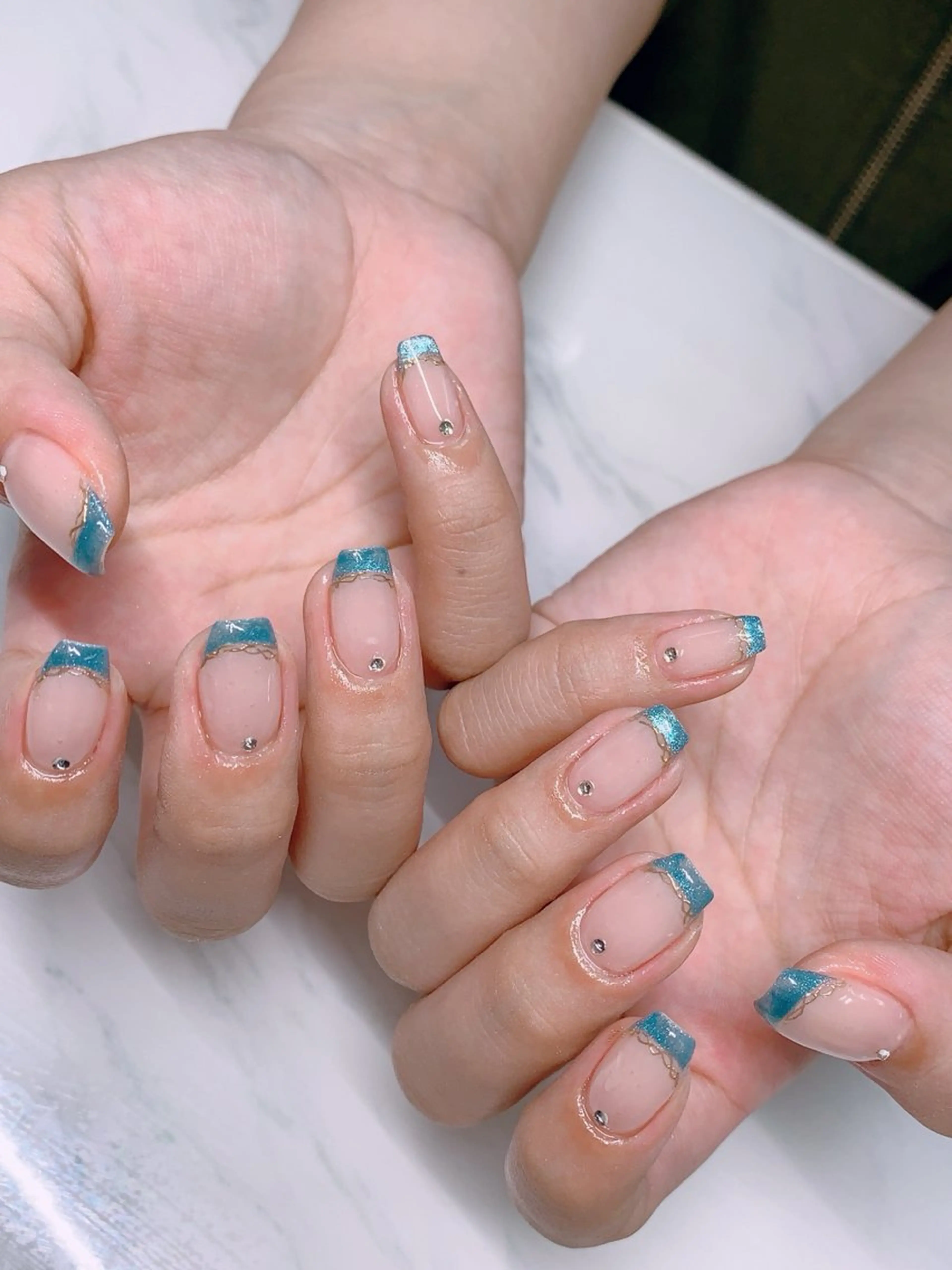 ネイル オーロラネイル 長さ出し フットネイル ジェルネイル キラキラネイル ハンドネイル インフィニティ ネイルサロンのネイルデザイン