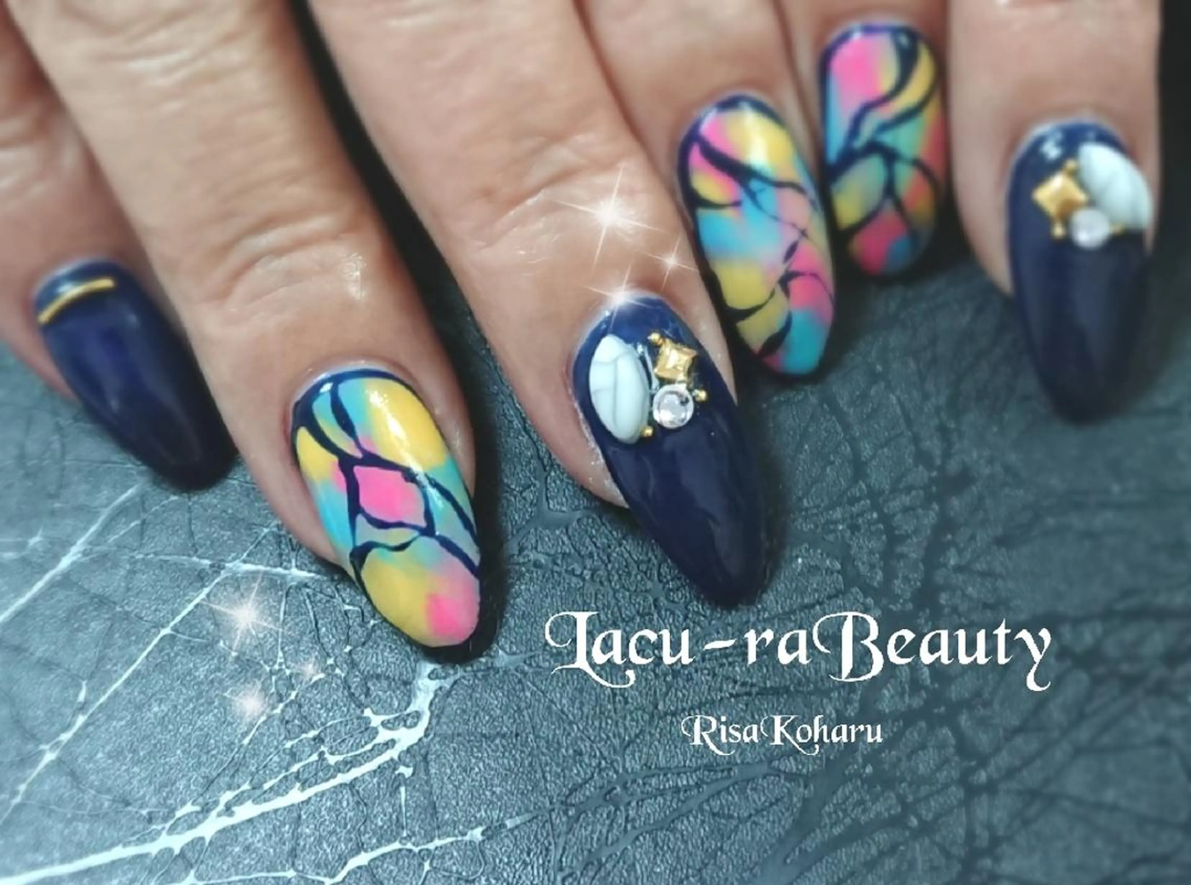 ネイル 小顔と腸の専門店 ラクーラビューティのエステ・リラクイメージ