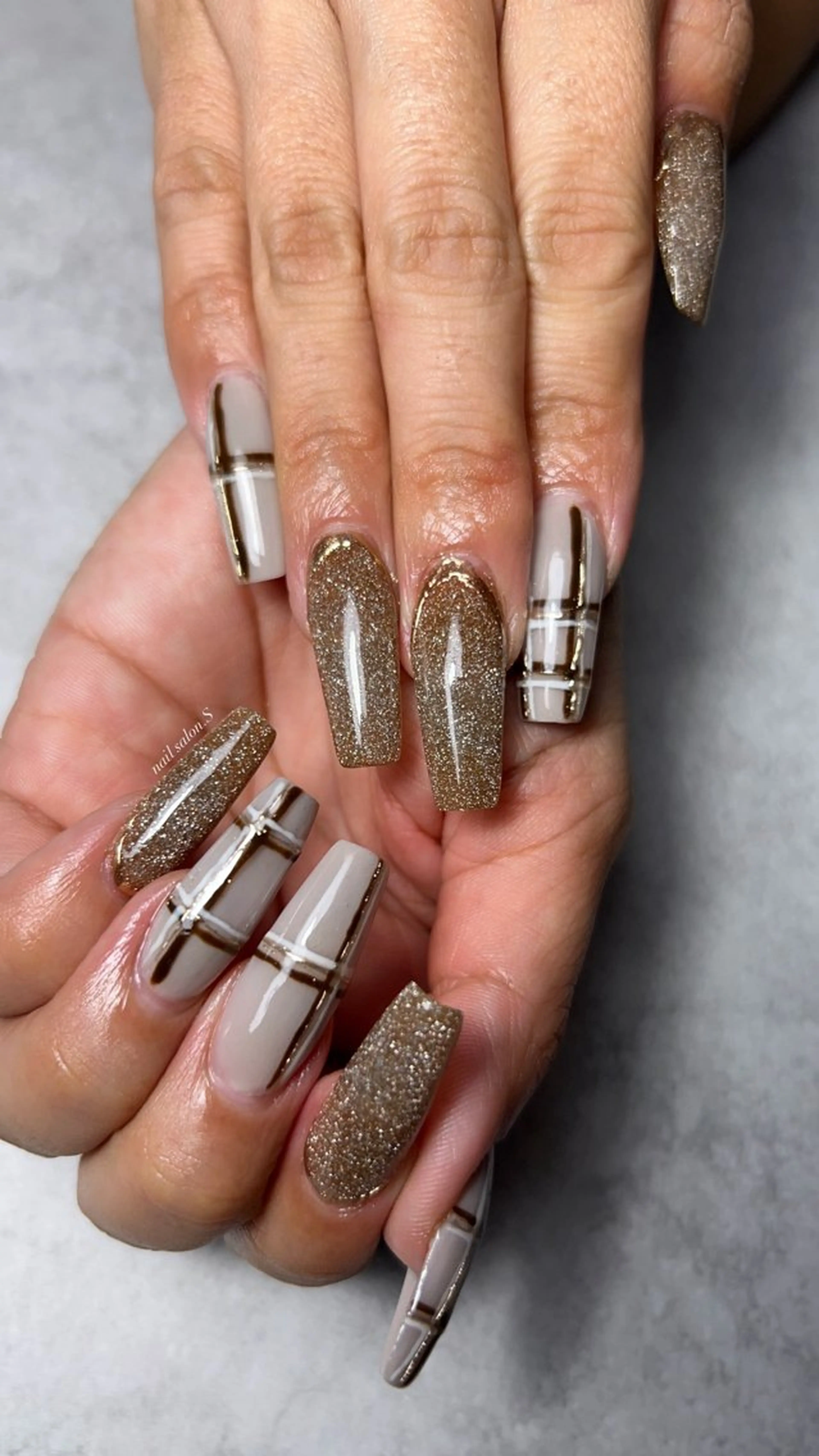 ネイル フラッシュネイル 韓国ネイル ロングネイル スカルプネイル 冬ネイル ハンドネイル 関山 志乃のネイルデザイン