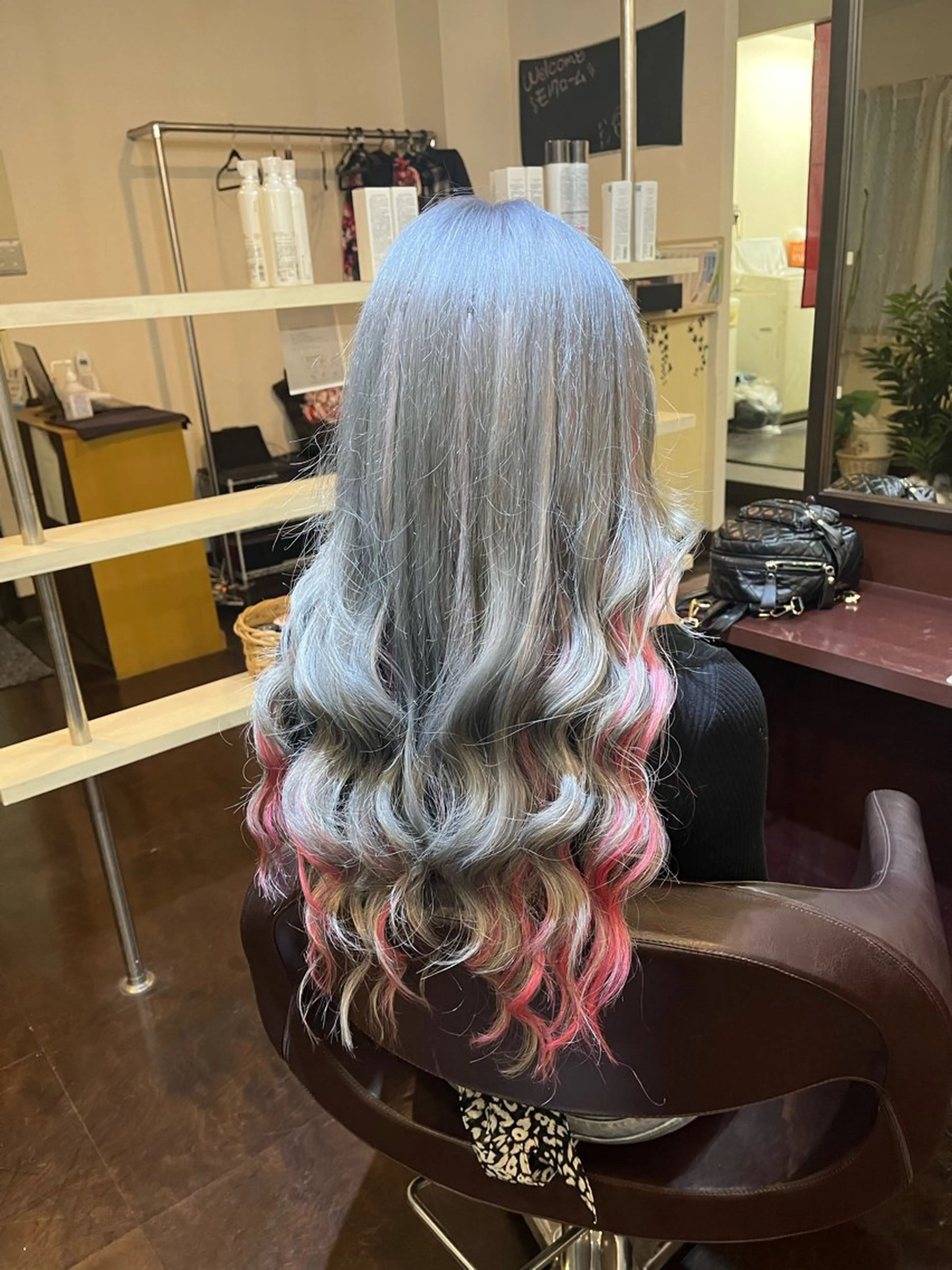 ロング カラー 編み込みエクステ ブリーチ ピンクカラー シルバー エクステ ヘアカラー エクステ 編み込みエクステ/ ハイトーン りょすけのヘアスタイル