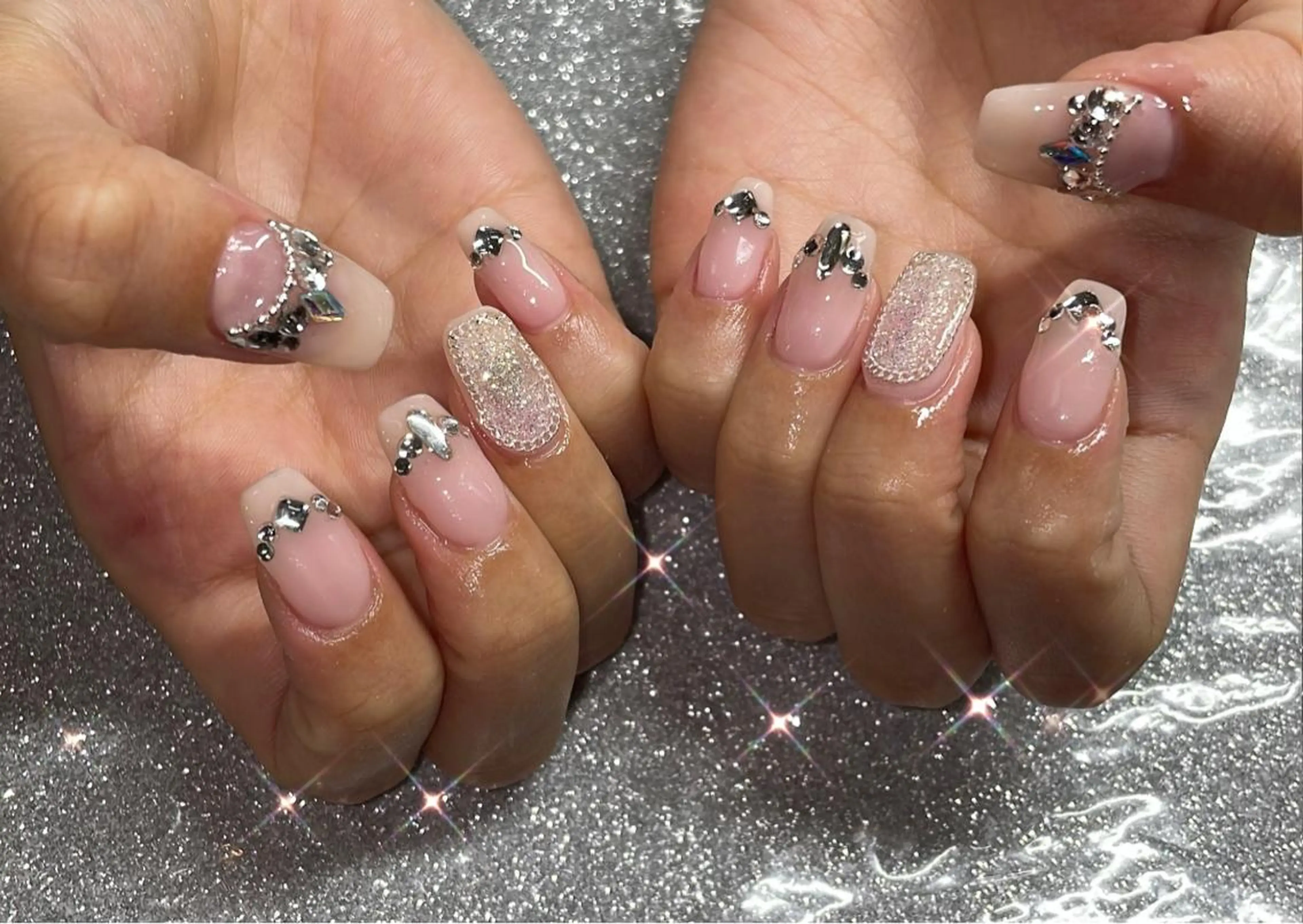 ネイル ハンドネイル VIERU 🌈🎀💖のネイルデザイン