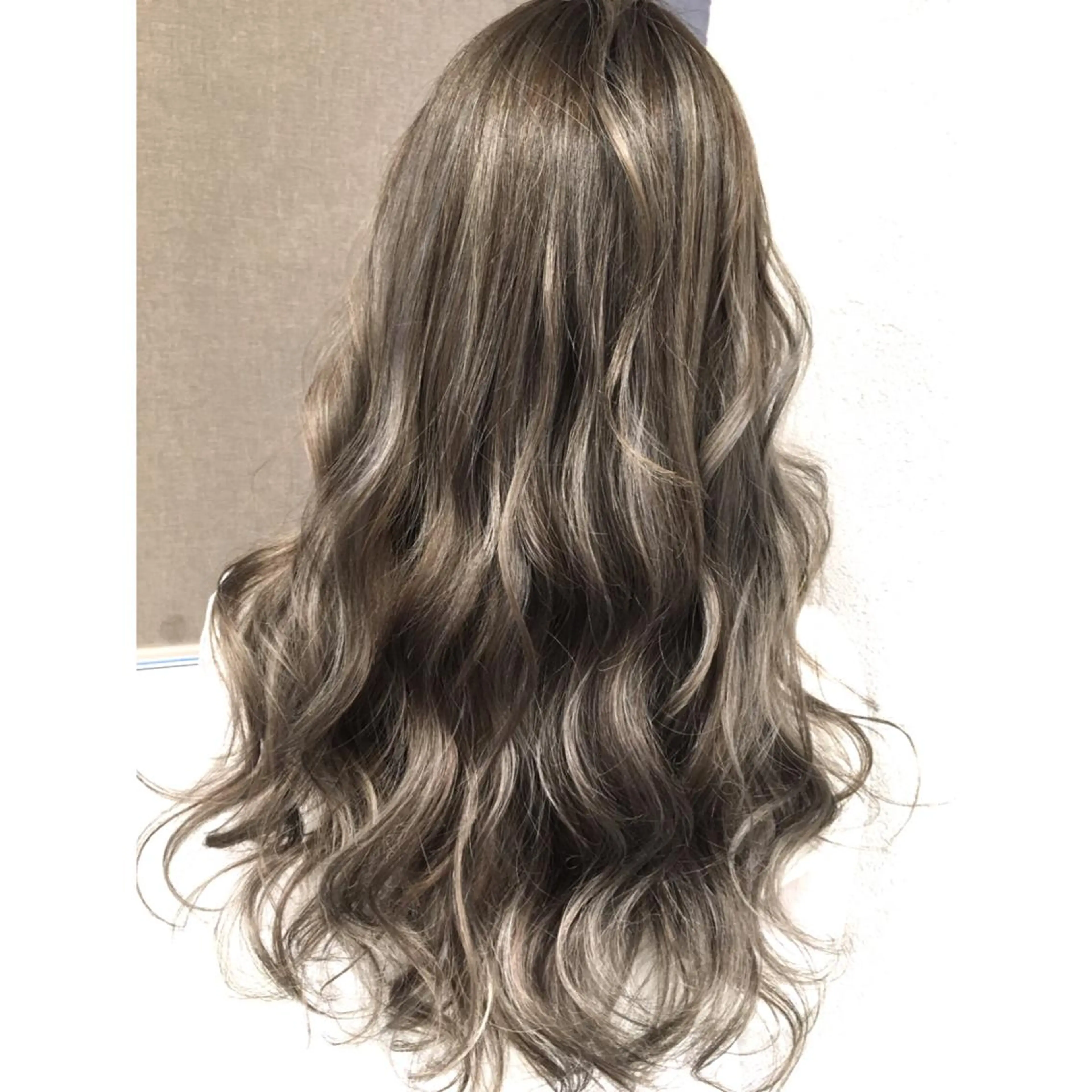 ロング カラー ハイライトカラー 3Dハイライト ハイライト ヘアカラー トリートメント 井上 一平のヘアスタイル