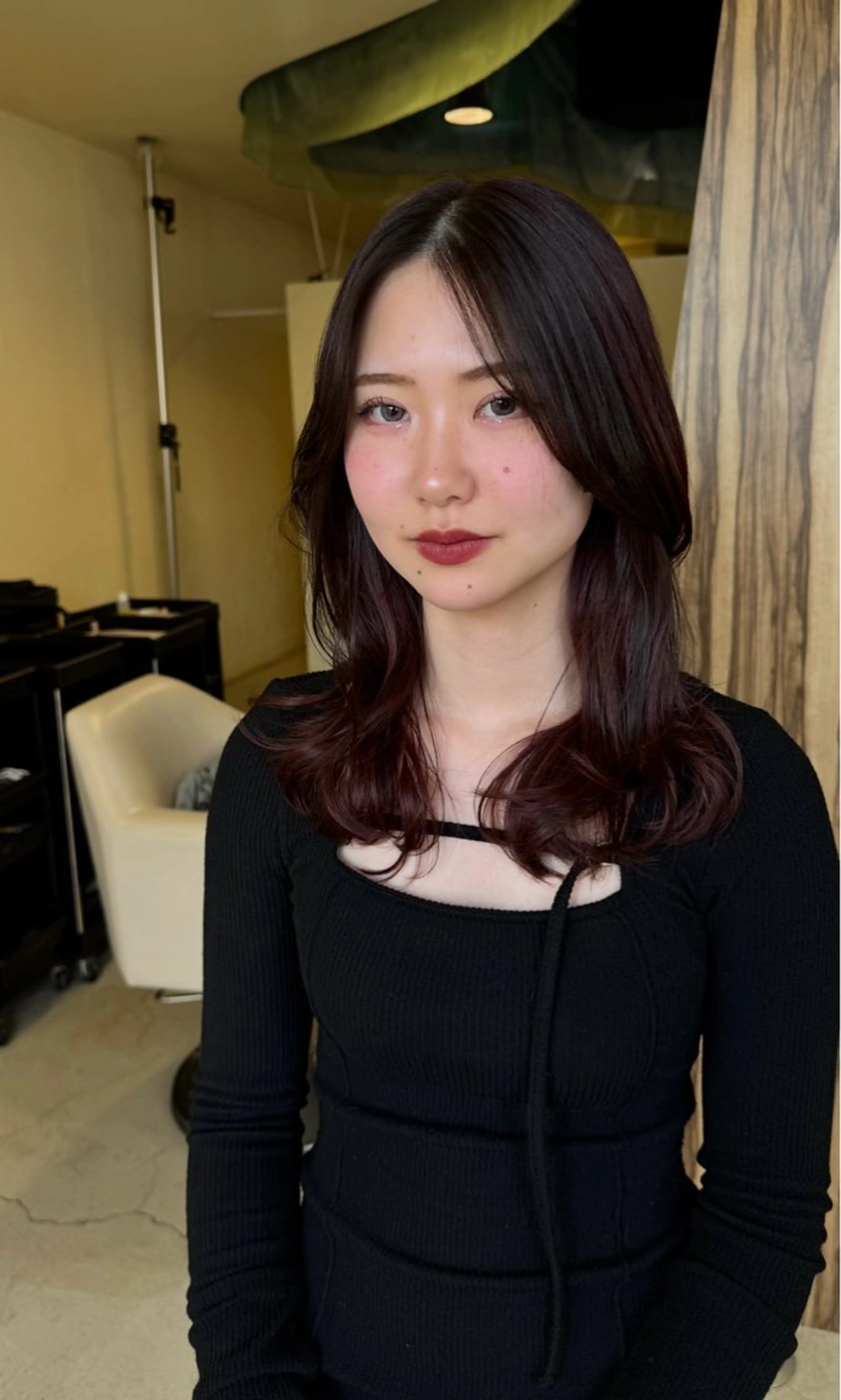 ミディアム レイヤーカット/ 艶カラー/YUKAのヘアスタイル