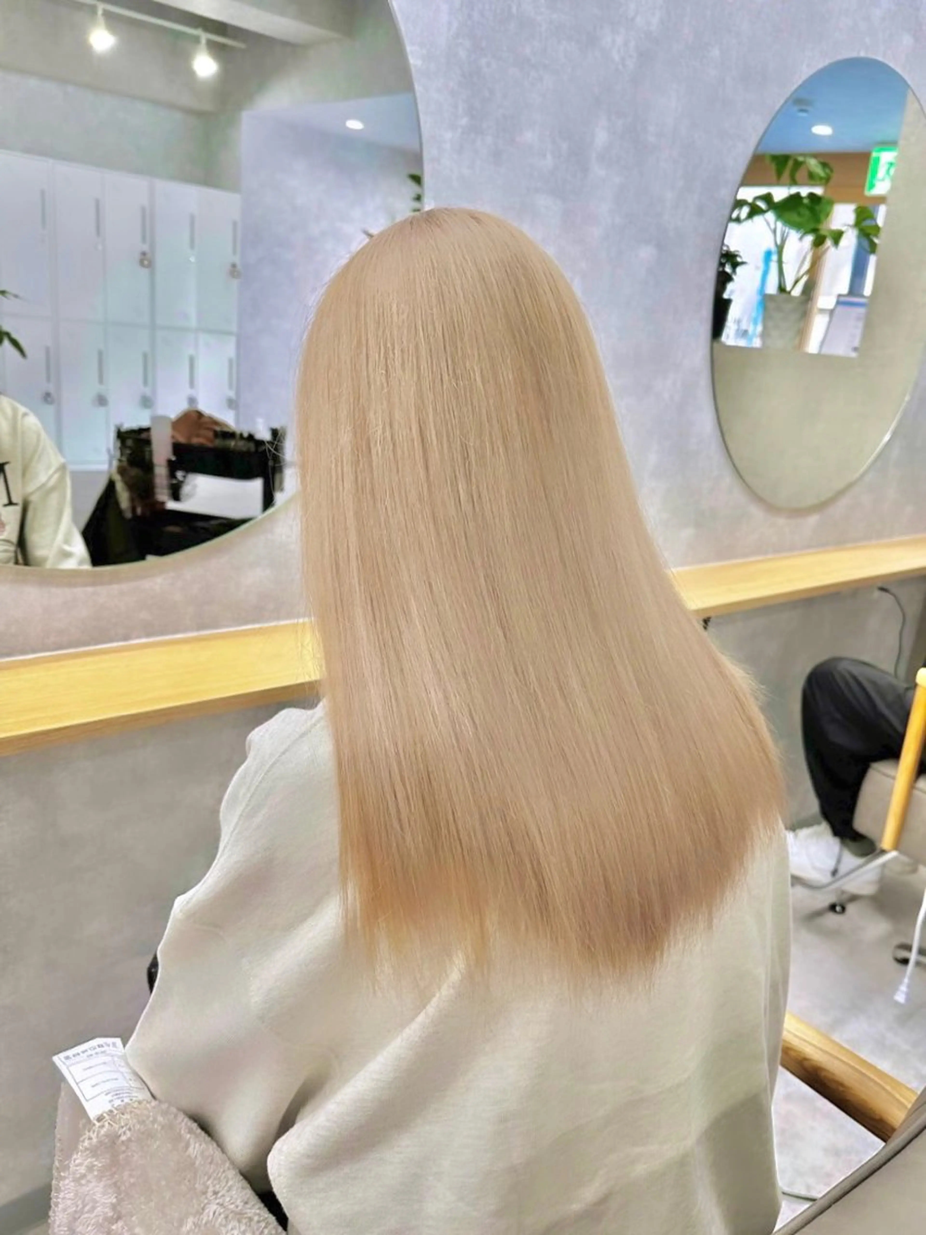 セミロング ヘアカラー Kazusa/艶髪 /ハイトーン🌈のヘアスタイル