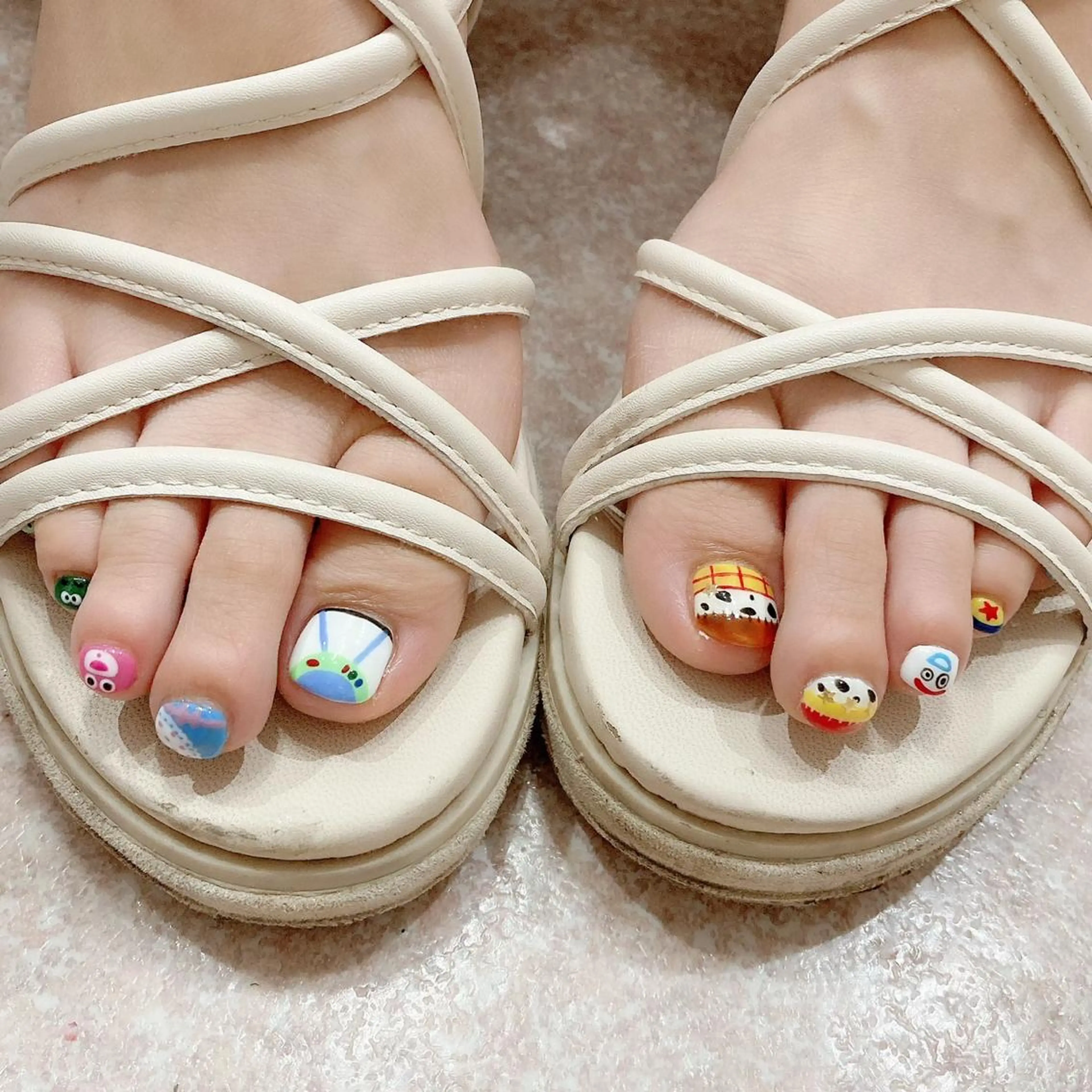 ショート カラー パーマ ヘアアレンジ メンズ キッズ ネイル マツエク・マツパ アイブロウ フットネイル ジェルネイル パラジェル 夏ネイル Salon Ｋのネイルデザイン