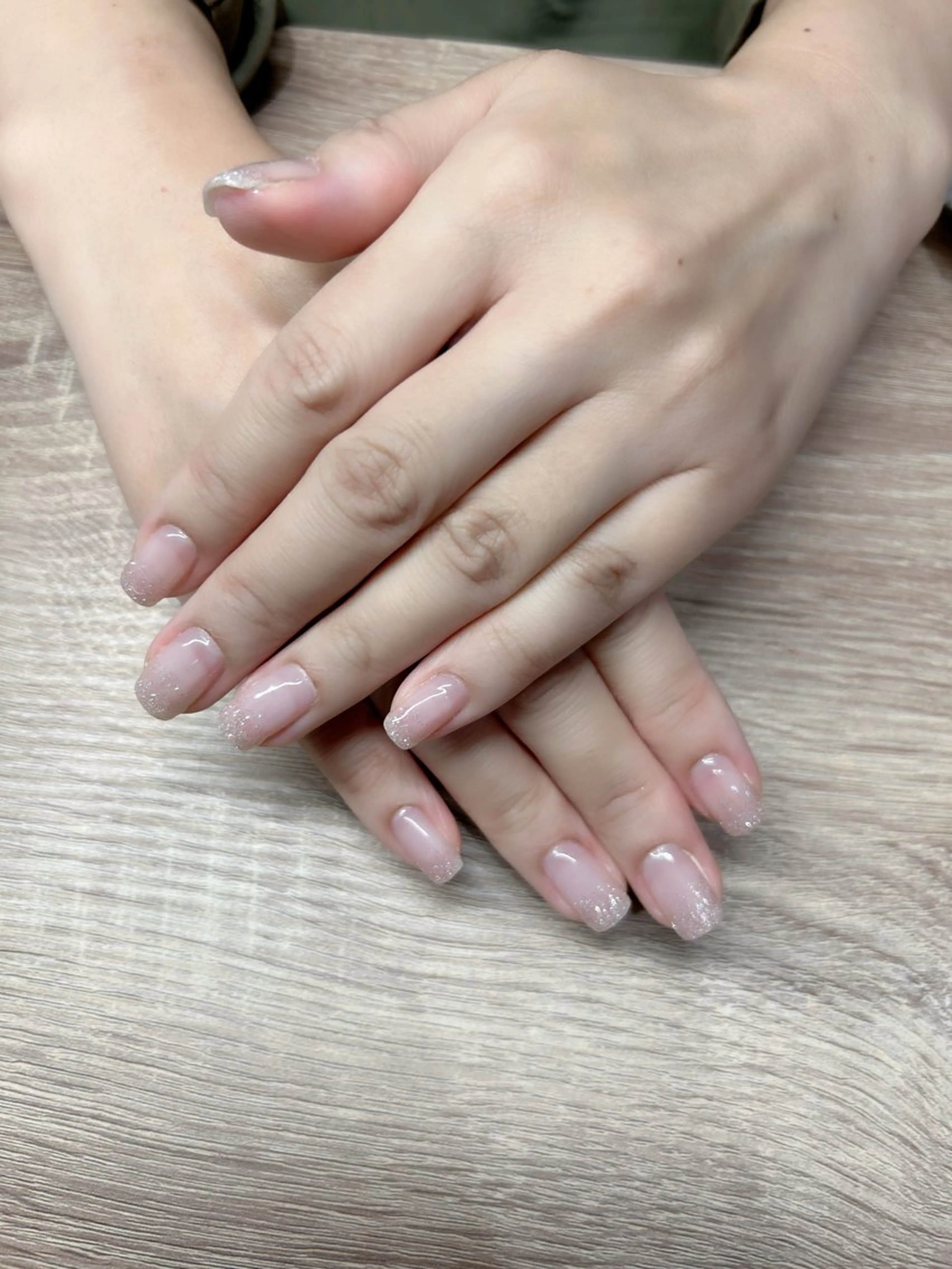 ネイル ラメ(グリッター) ラメグラデーション 小顔美肌💖痩身☃️ ユキナ🤍のネイルデザイン