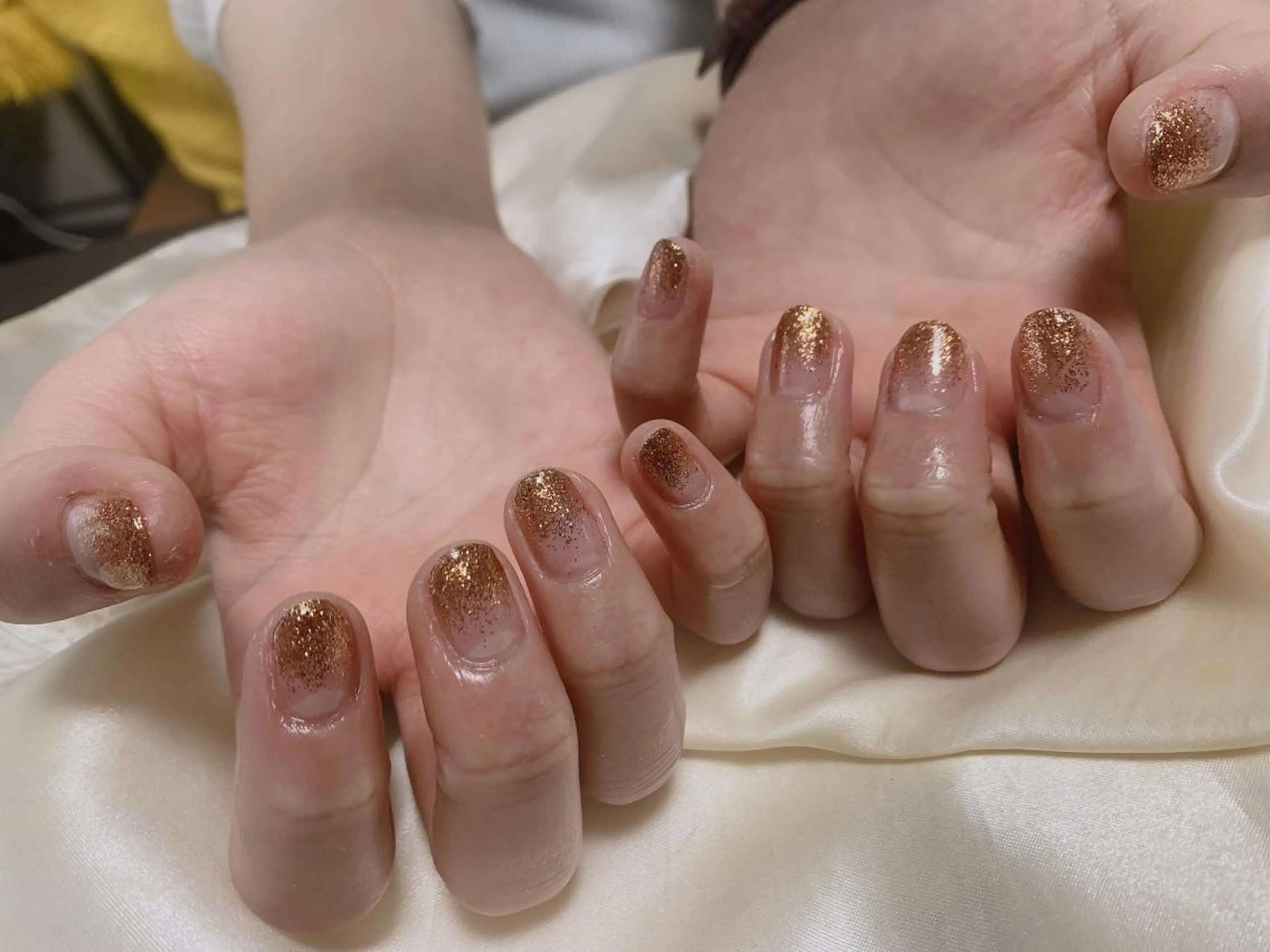 ネイル グラデーション キラキラネイル kikinail 溝の口のネイルデザイン