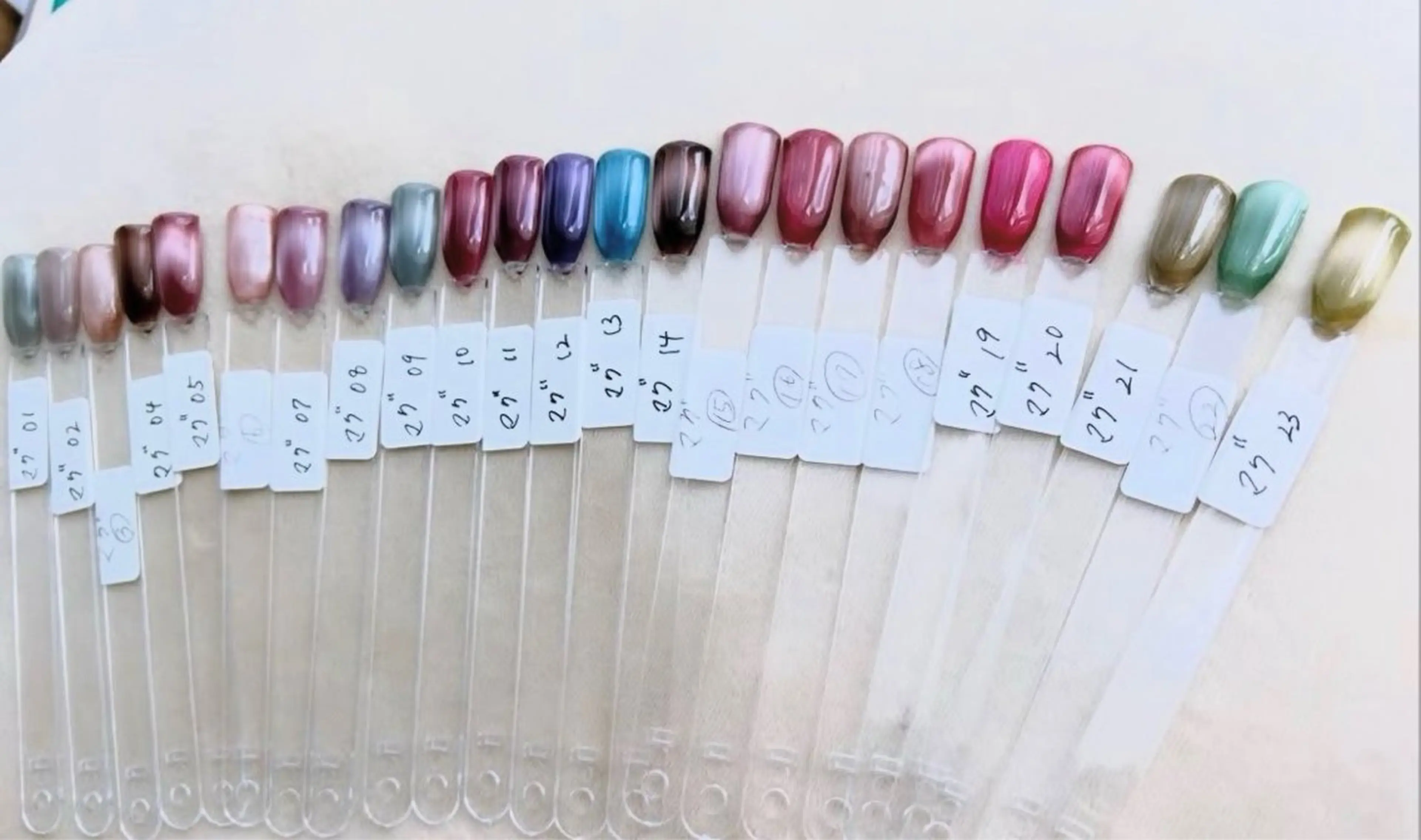 ネイル マグネットネイル AKIHCOT NAILSのネイルデザイン