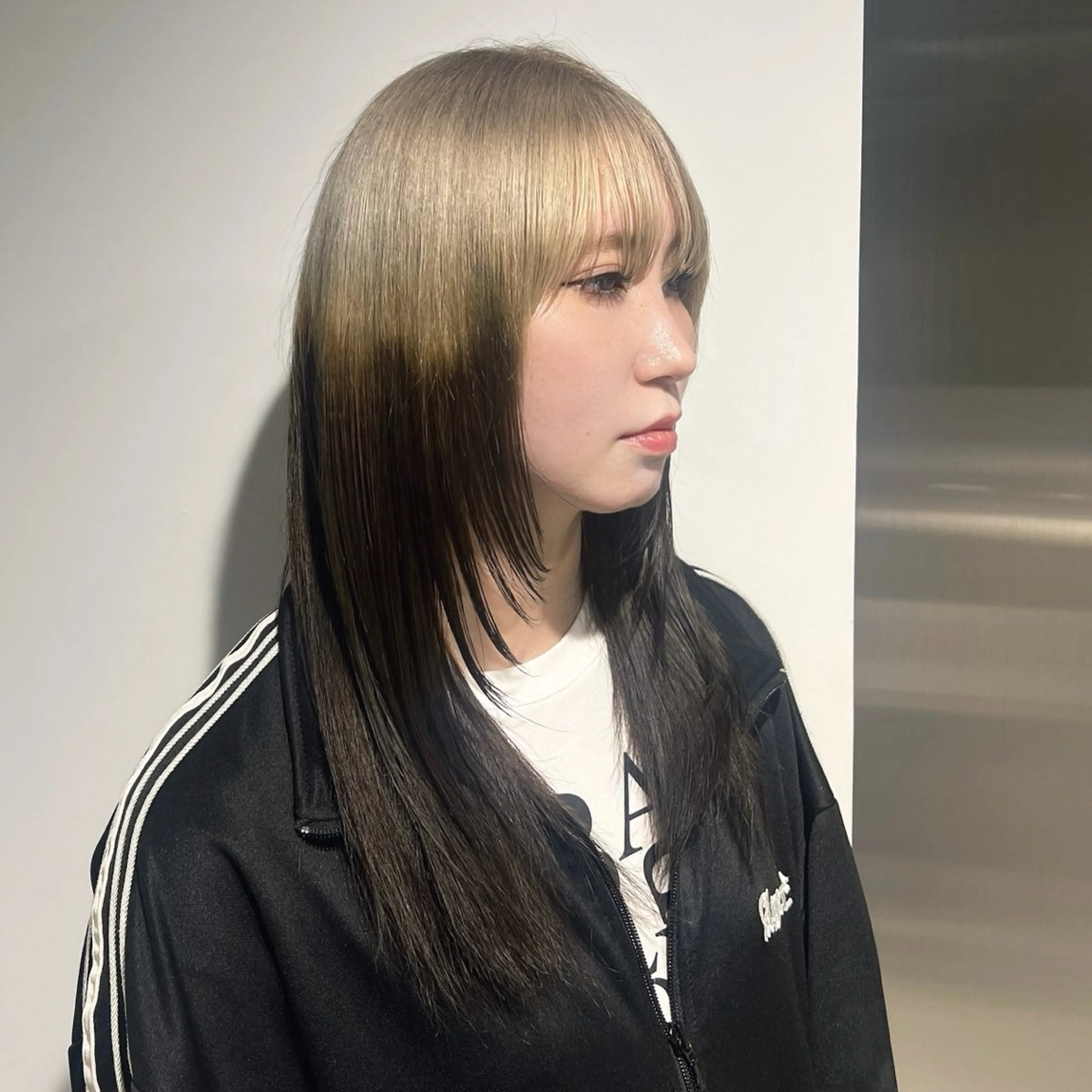 ロング カラー カット ヘアカラー トリートメント 赤みゼロ/透明感 カラー🌿KANTAのヘアスタイル