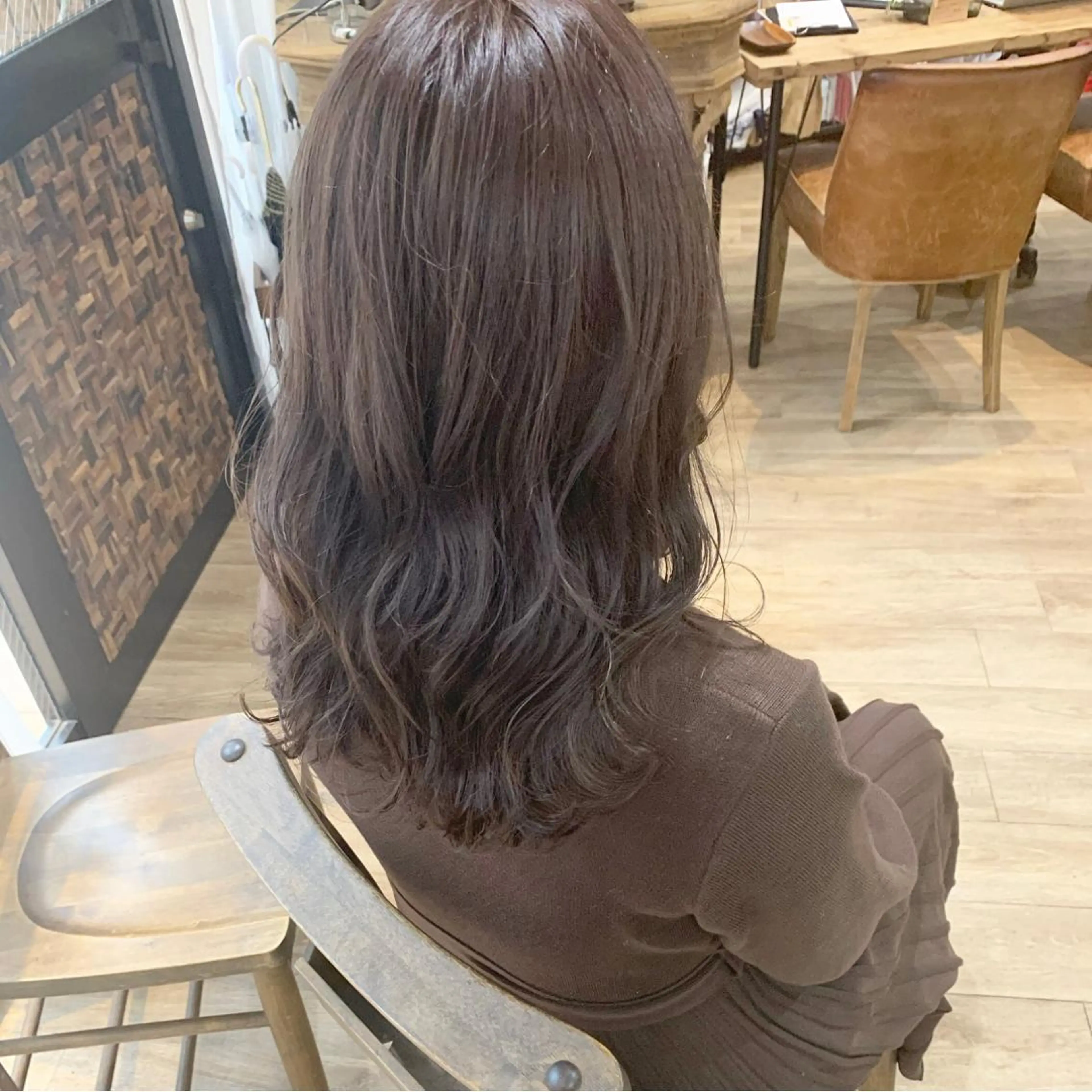 ロング カラー ブラウンカラー チョコレートブラウン いけだ　ひかり ハイライトくびれヘアのヘアスタイル