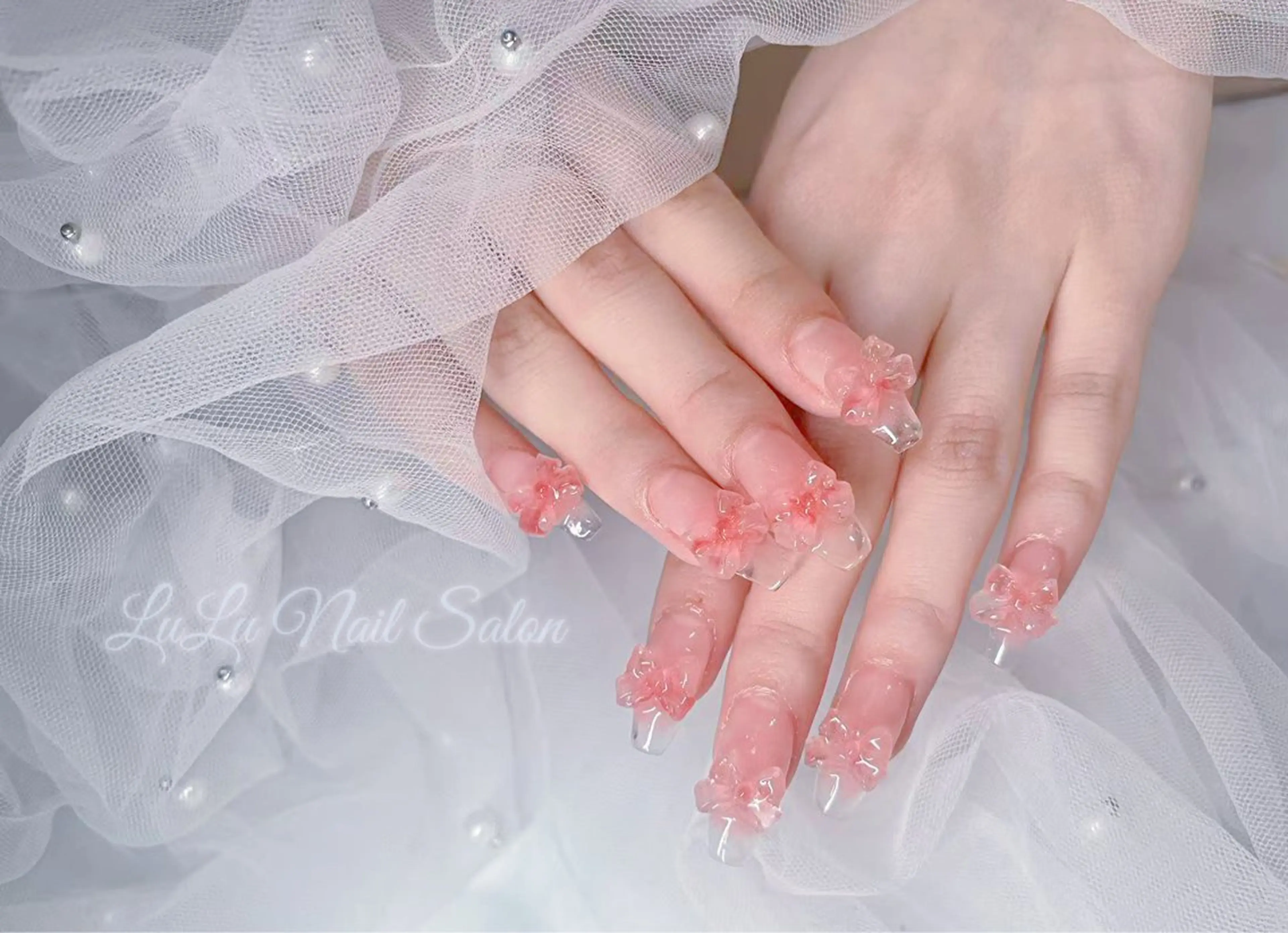 ネイル ハンドネイル LULU Nail  Salon 新宿所属・LU LU NailSalonのネイルデザイン