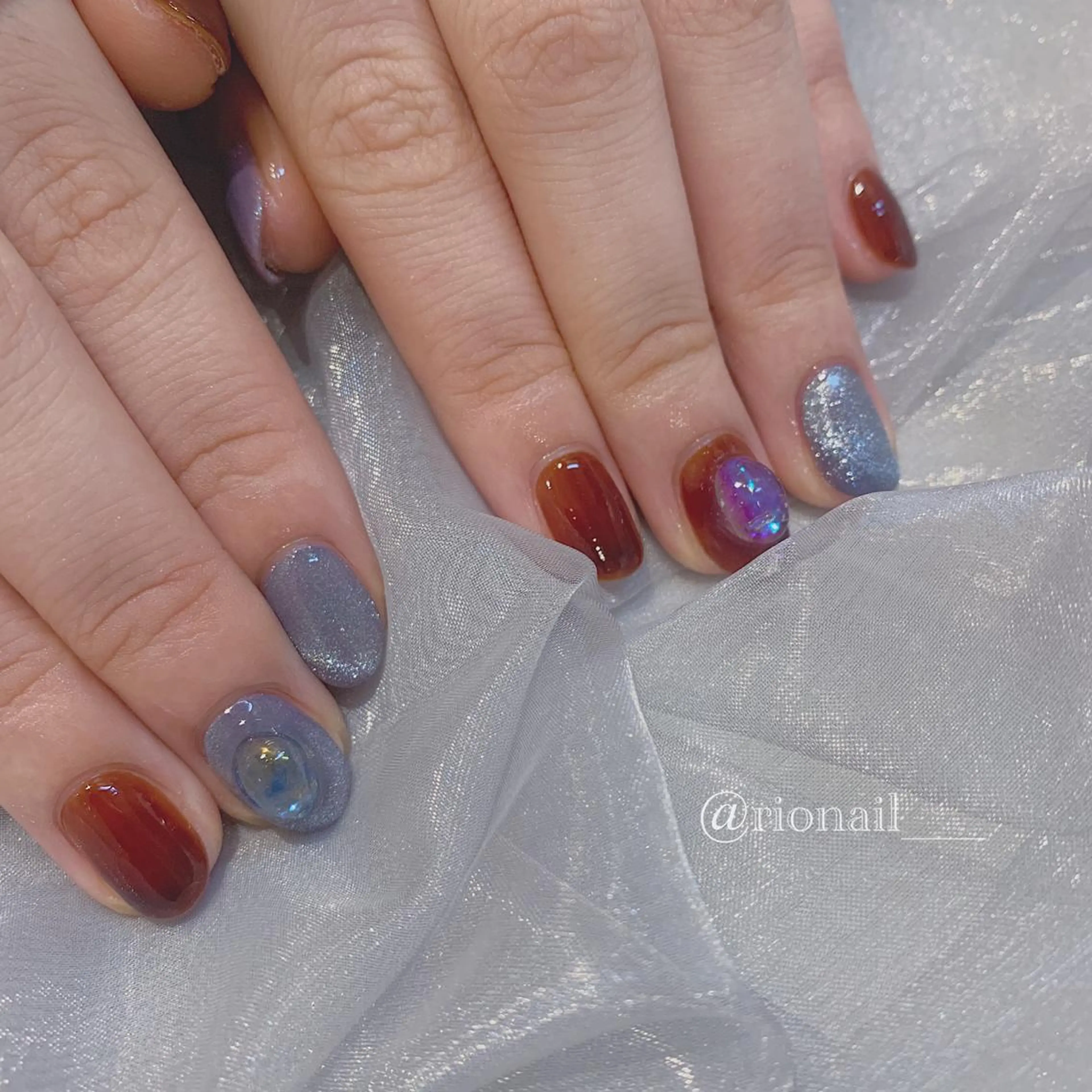 ネイル アートネイル 𝘙𝘪𝘰𝘯𝘢 ...🕯🤍のネイルデザイン