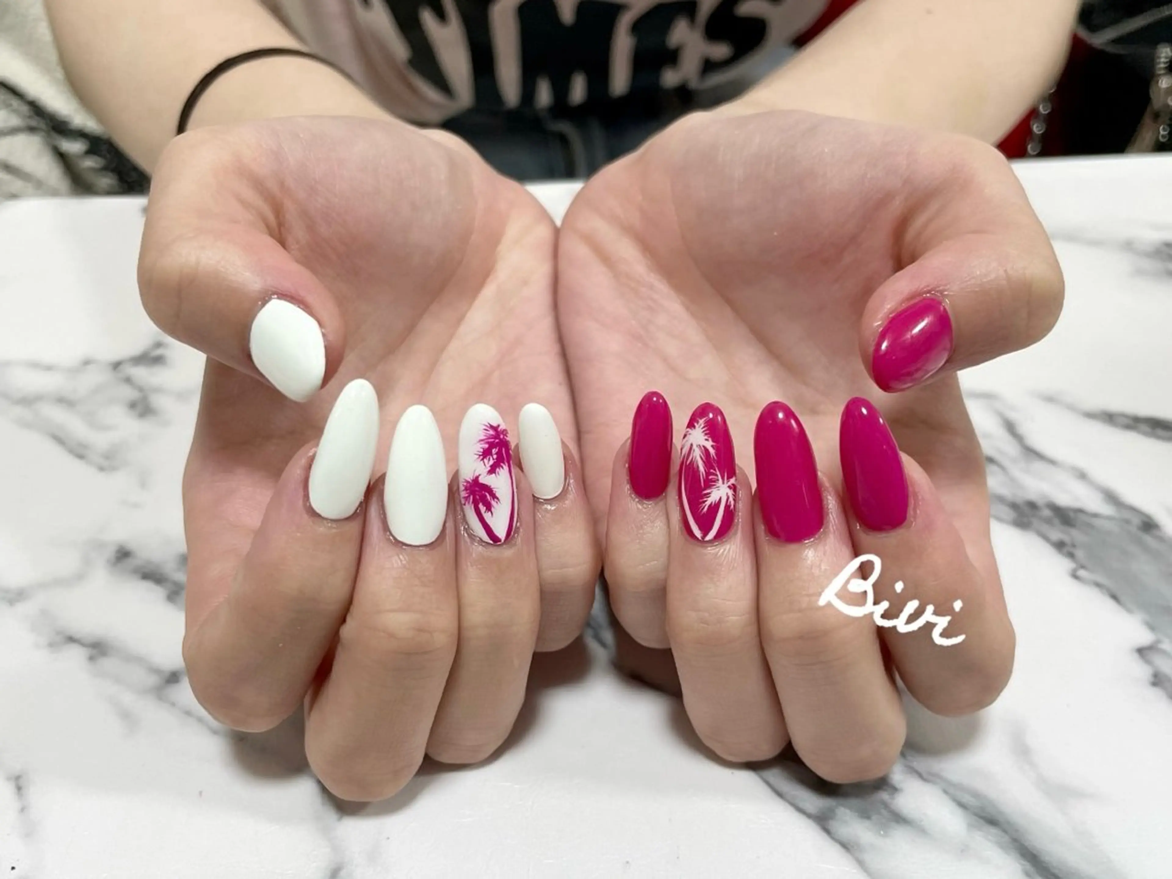 ネイル アートネイル フラッシュネイル ラメ(グリッター) 持ち込み シルバー ハンドネイル ハンドケア ♡Bivi♡自爪に 優しいネイルサロンのネイルデザイン