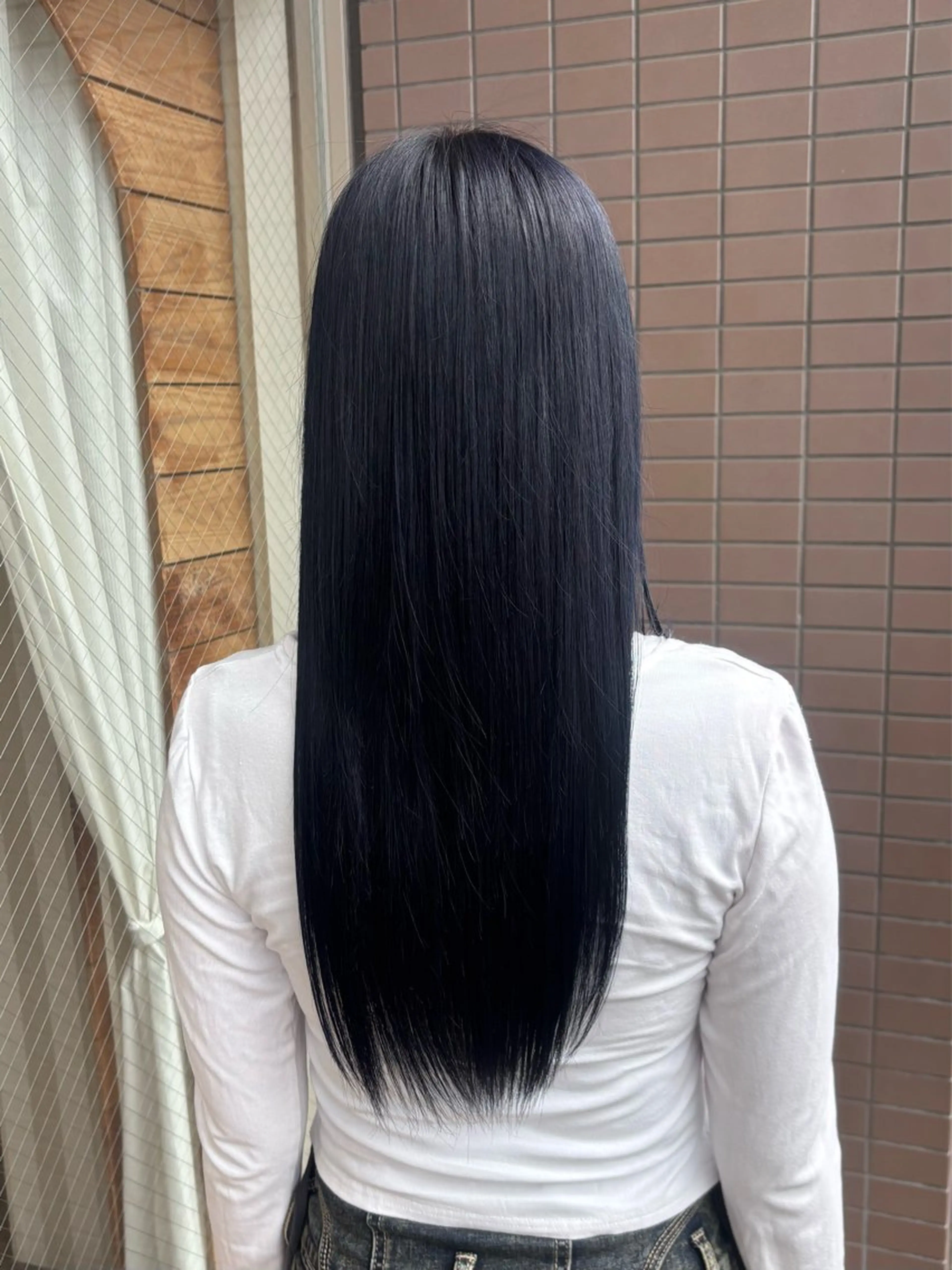 カラー 黒髪 ブルーカラー ブルーブラック ヘアカラー 國原 くるみのヘアスタイル