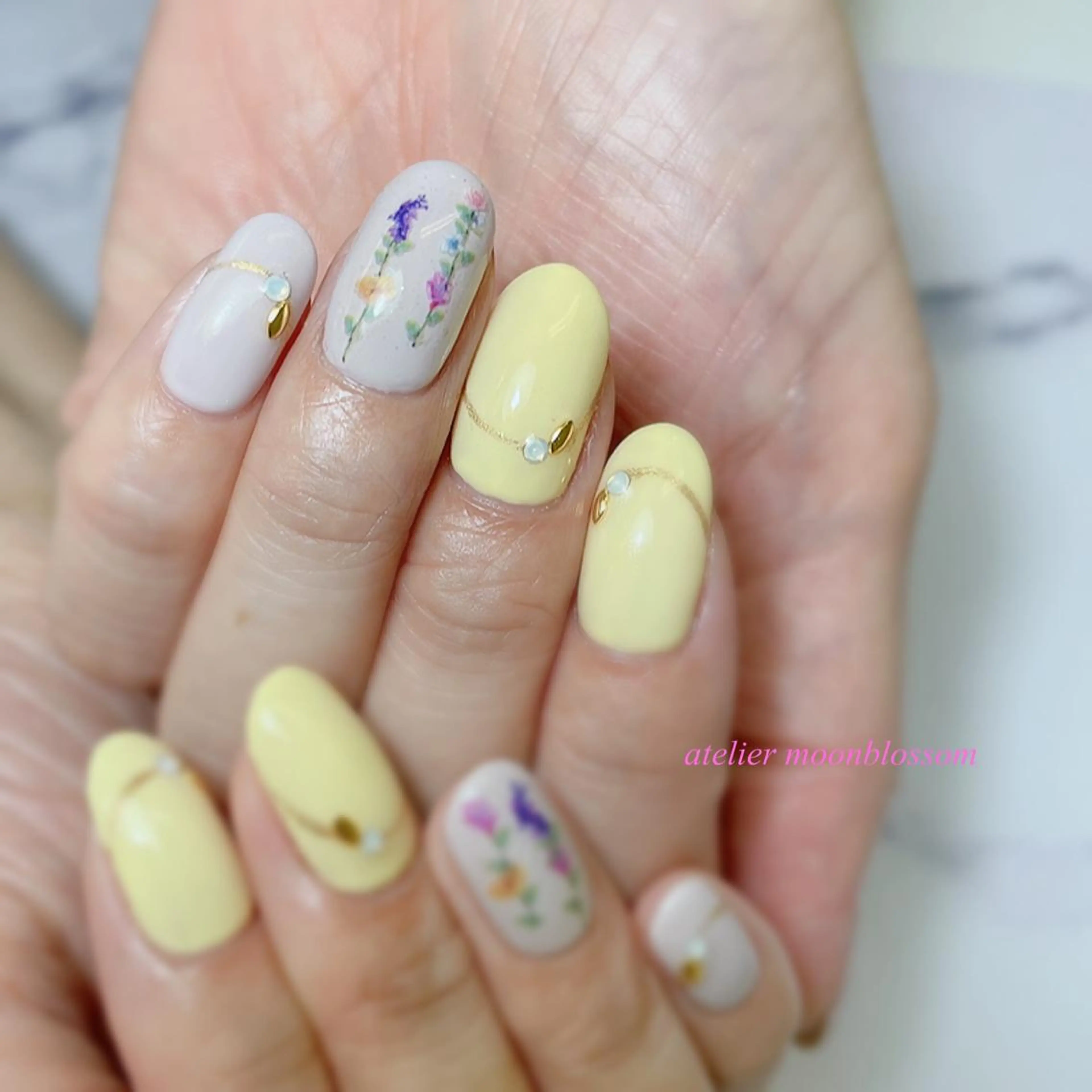 ネイル アトリエ ムーンブロッサムのネイルデザイン