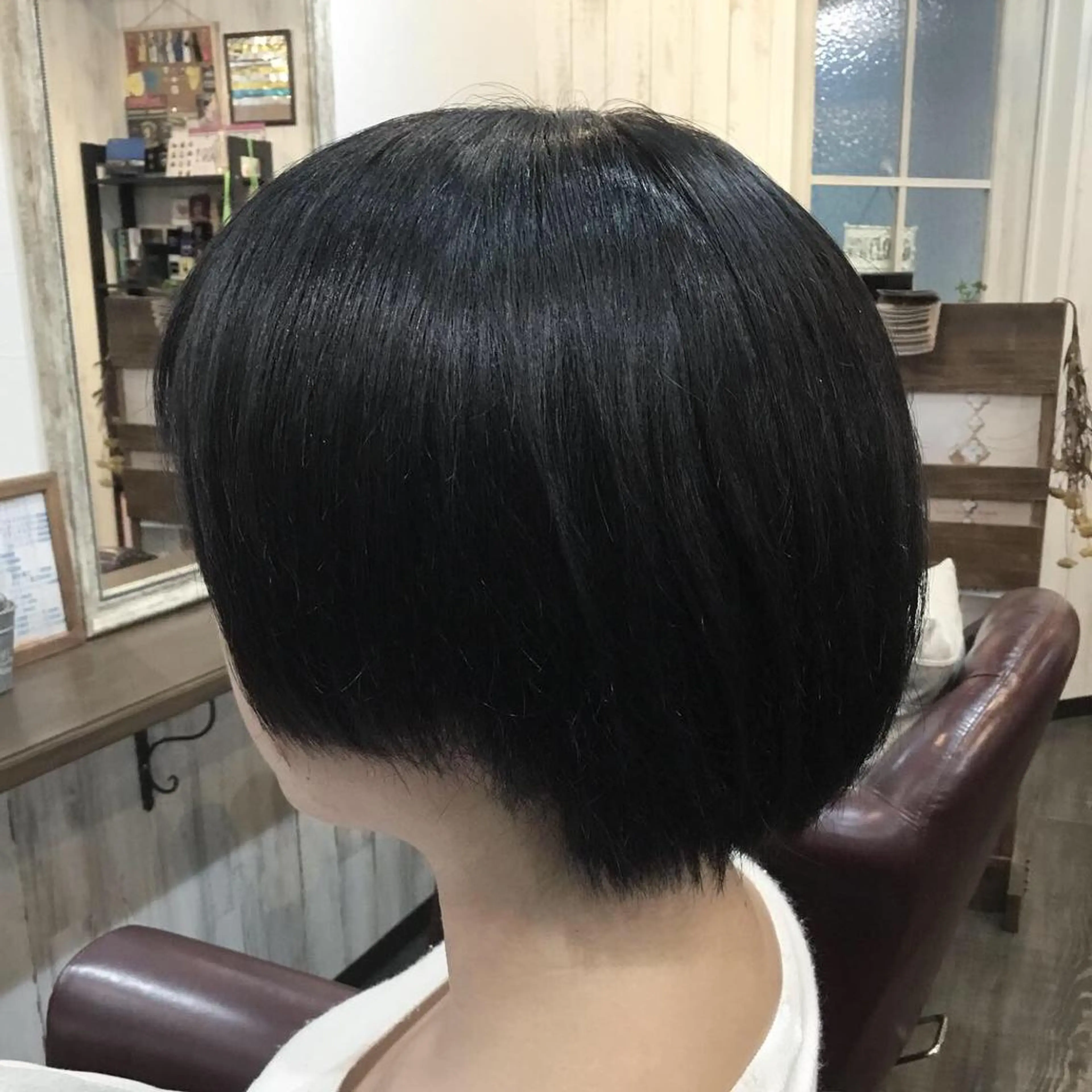 ショート カラー パーマ embrace エンブレイスのヘアスタイル