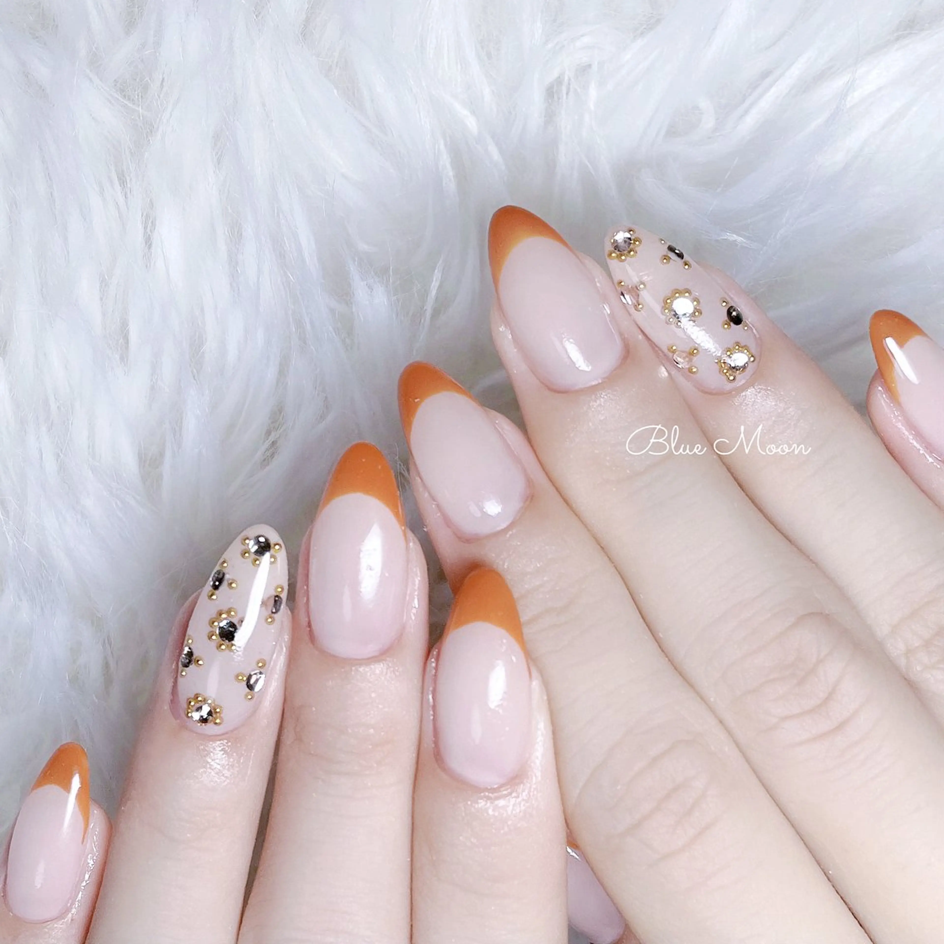 ネイル ストーンネイル ハンドネイル ハンドケア nail salon Blue Moonのネイルデザイン