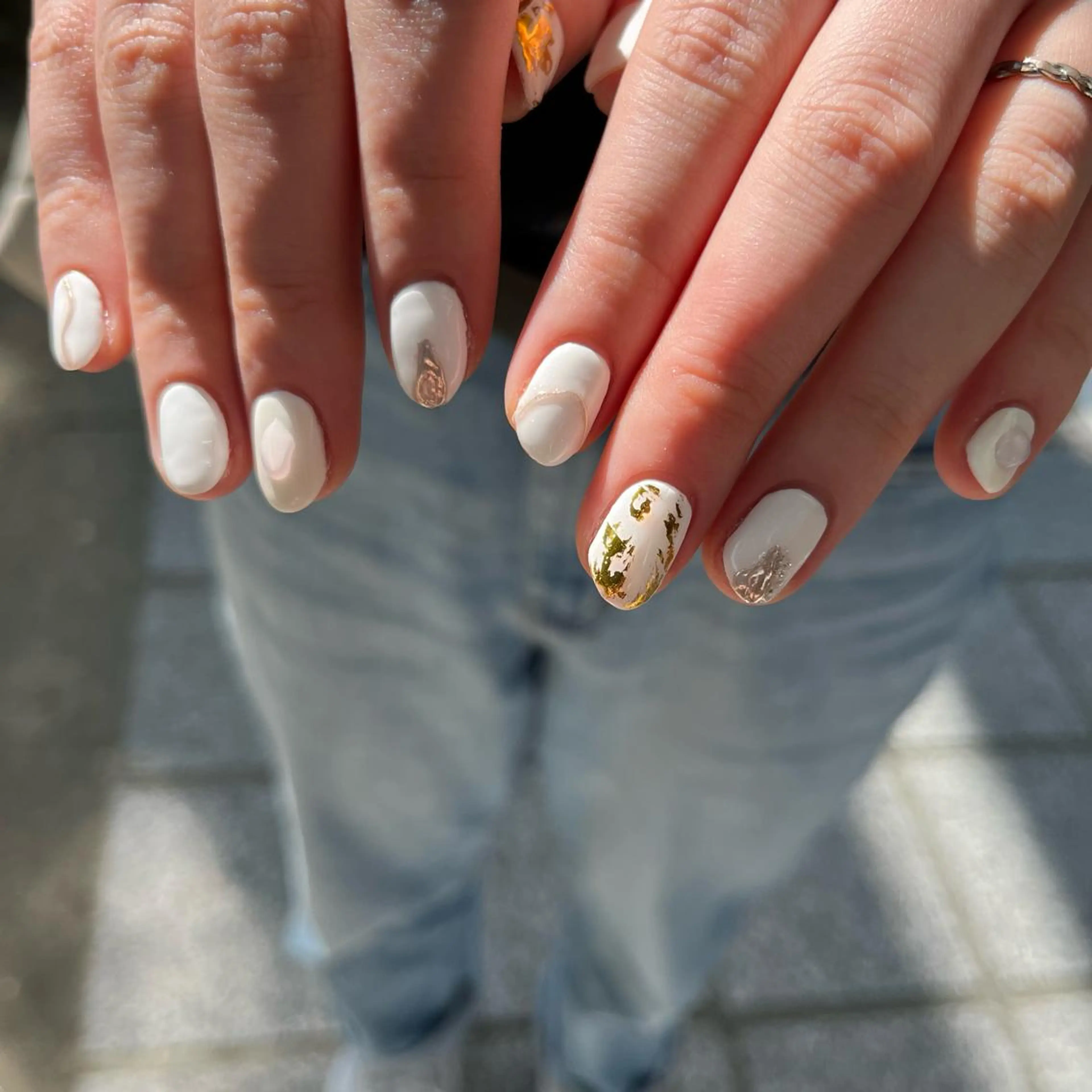 ネイル ホワイト 関谷 真登佳のネイルデザイン