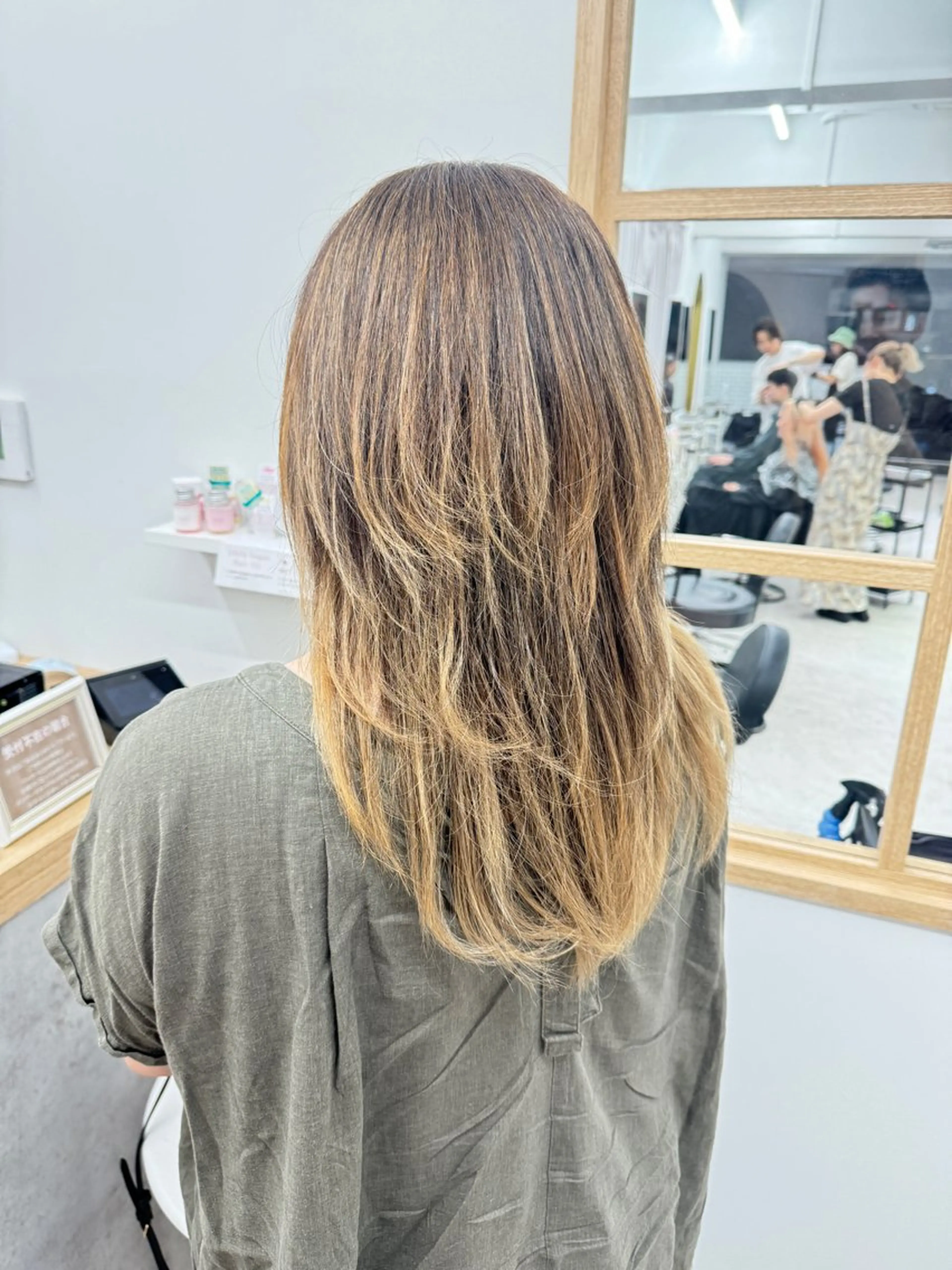 ロング カラー deseo 透明色艶カラーツバサのヘアスタイル