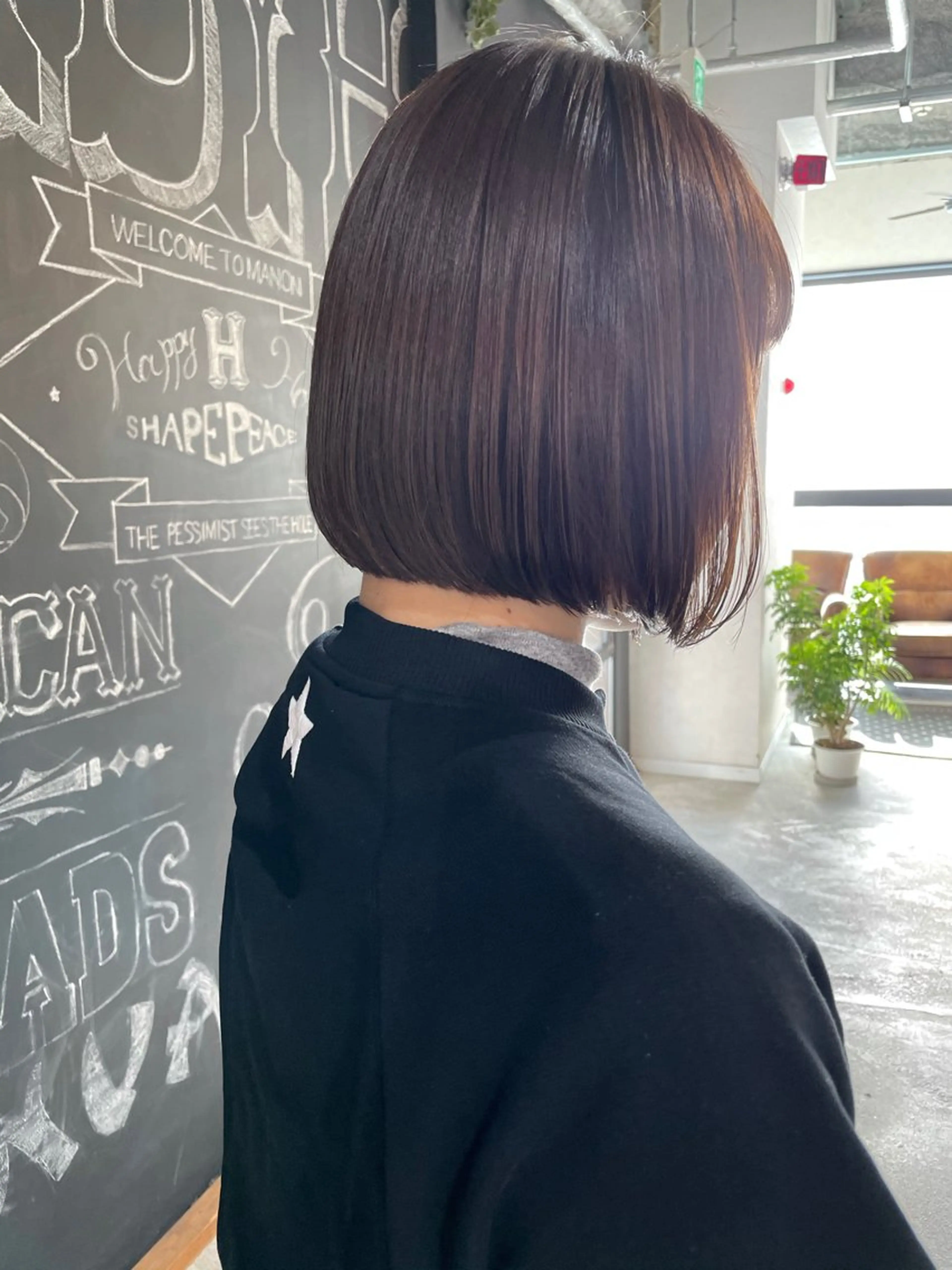 ミディアム カラー 切りっぱなしボブ ボブ カット トリートメント SALOWIN栄3丁目店所属・俵 知広のヘアスタイル