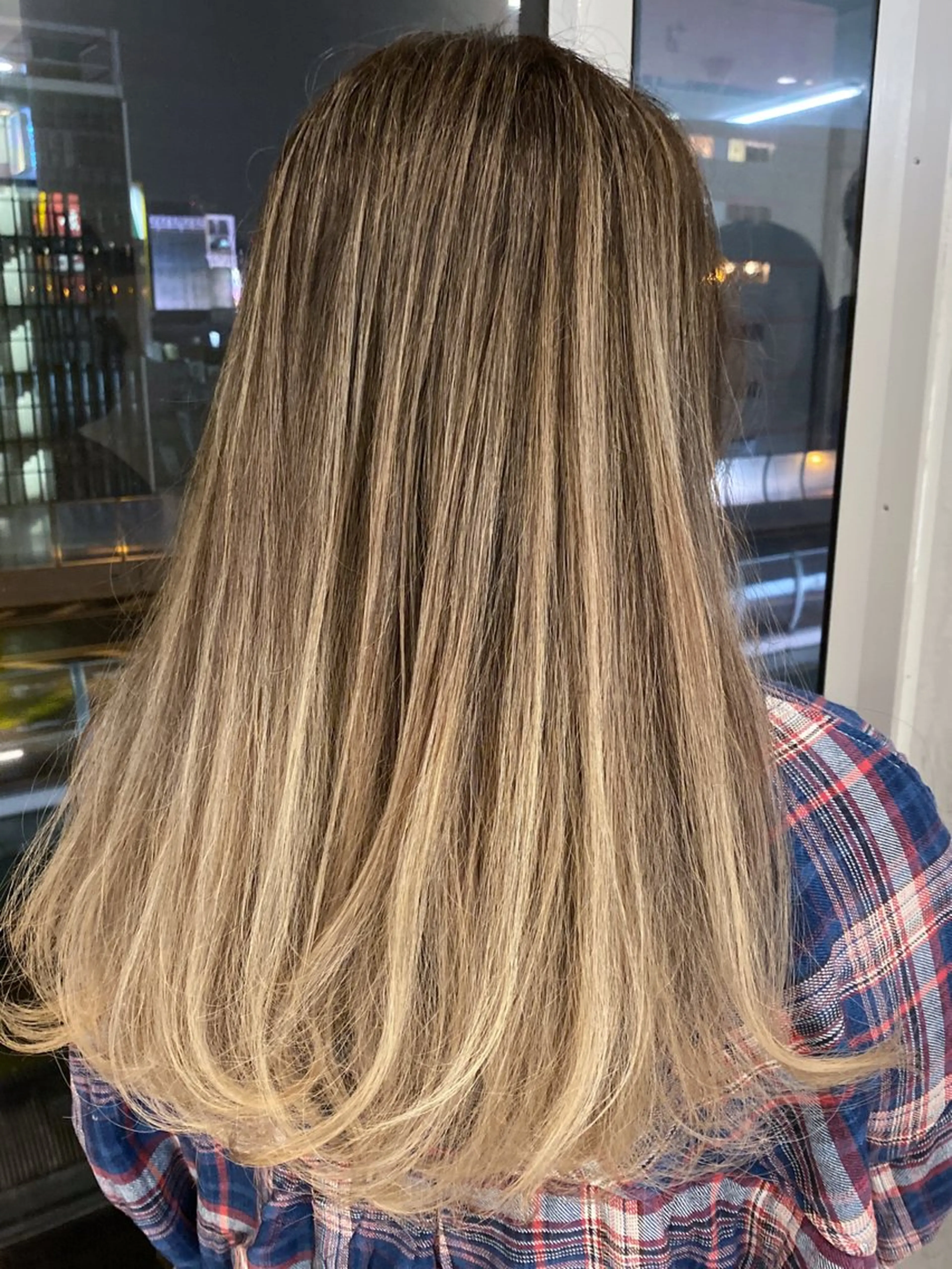 ロング カラー バレイヤージュ レイヤーカット ヘアカラー トリートメント welring hair salonのヘアスタイル