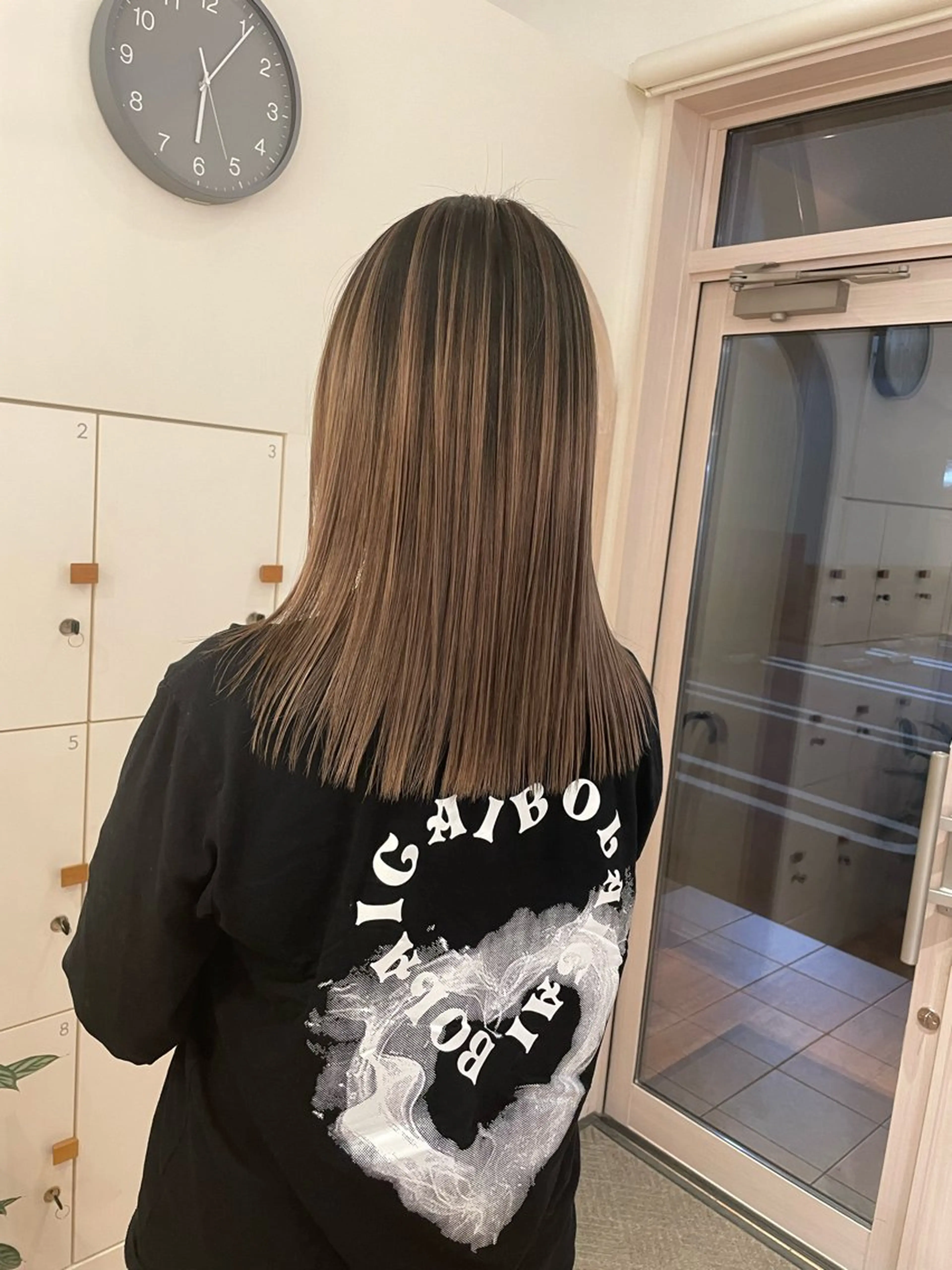 ミディアム カラー バレイヤージュ レイヤーカット ブリーチ👩‍🦳/ ‪✂︎MANAMIのヘアスタイル