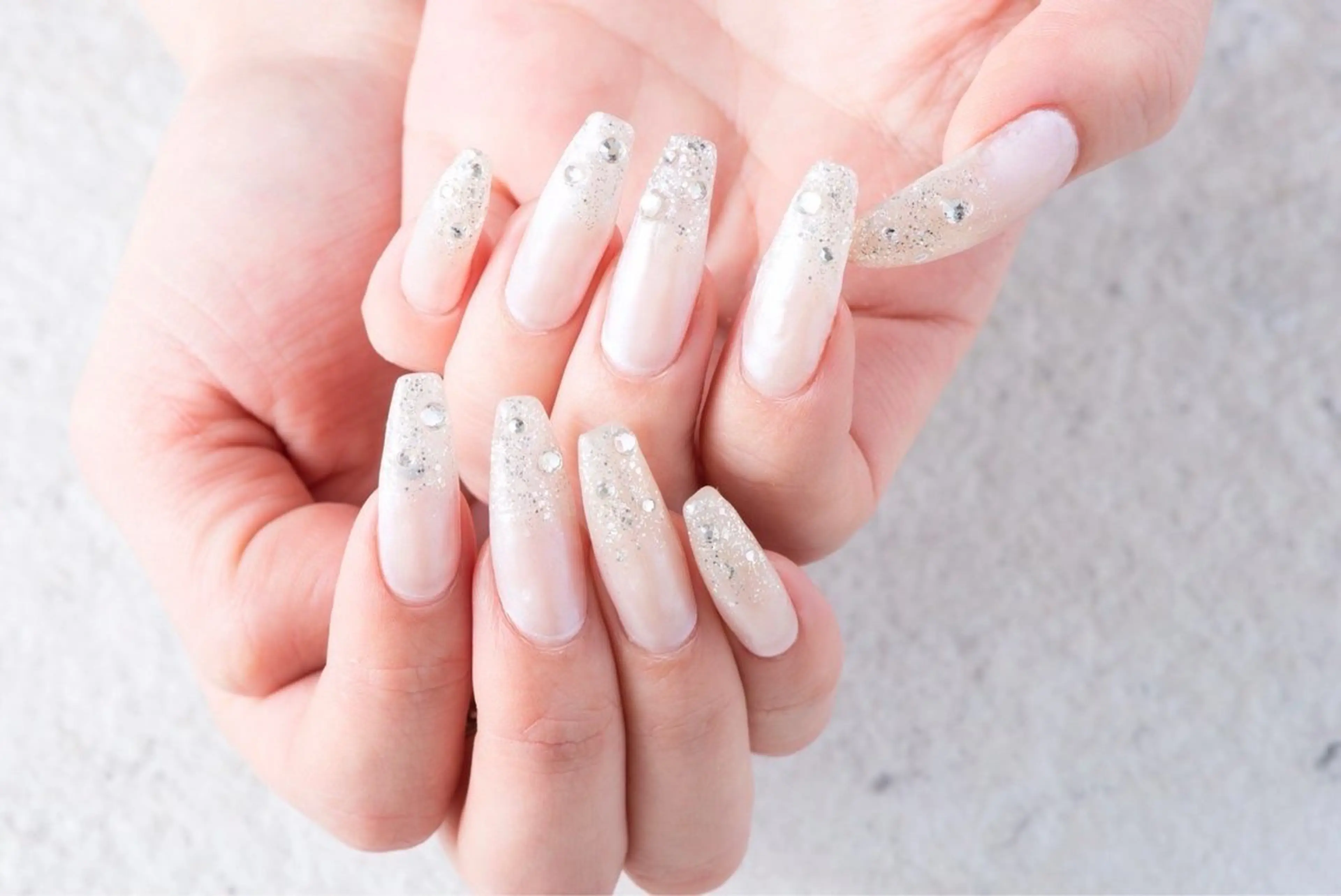 ネイル グラデーション ラメ(グリッター) ラメグラデーション ワンカラーネイル ストーンネイル 松村 里奈のネイルデザイン