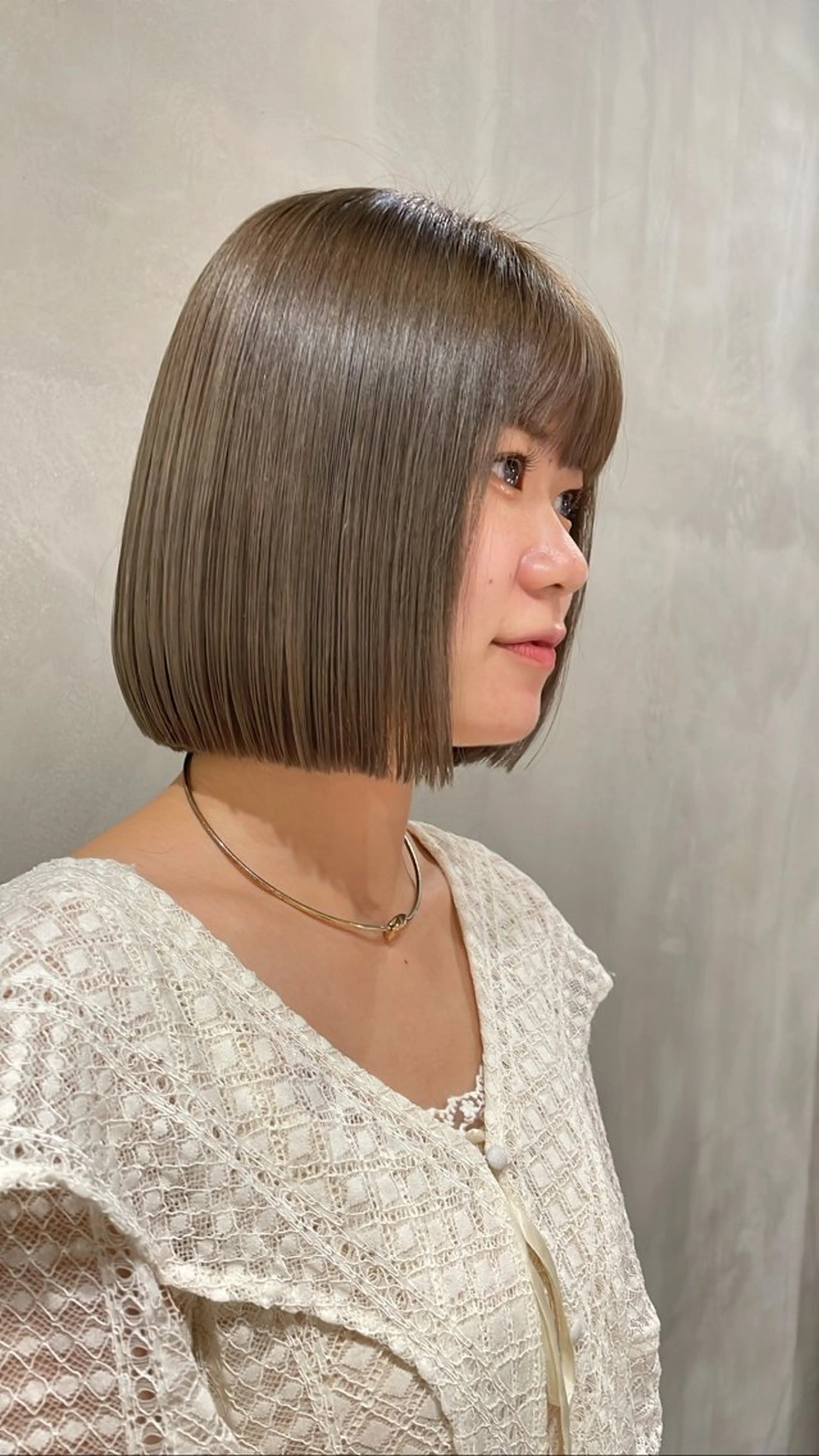 ショート カラー ベージュカラー オリーブベージュ 都築 菜美のヘアスタイル