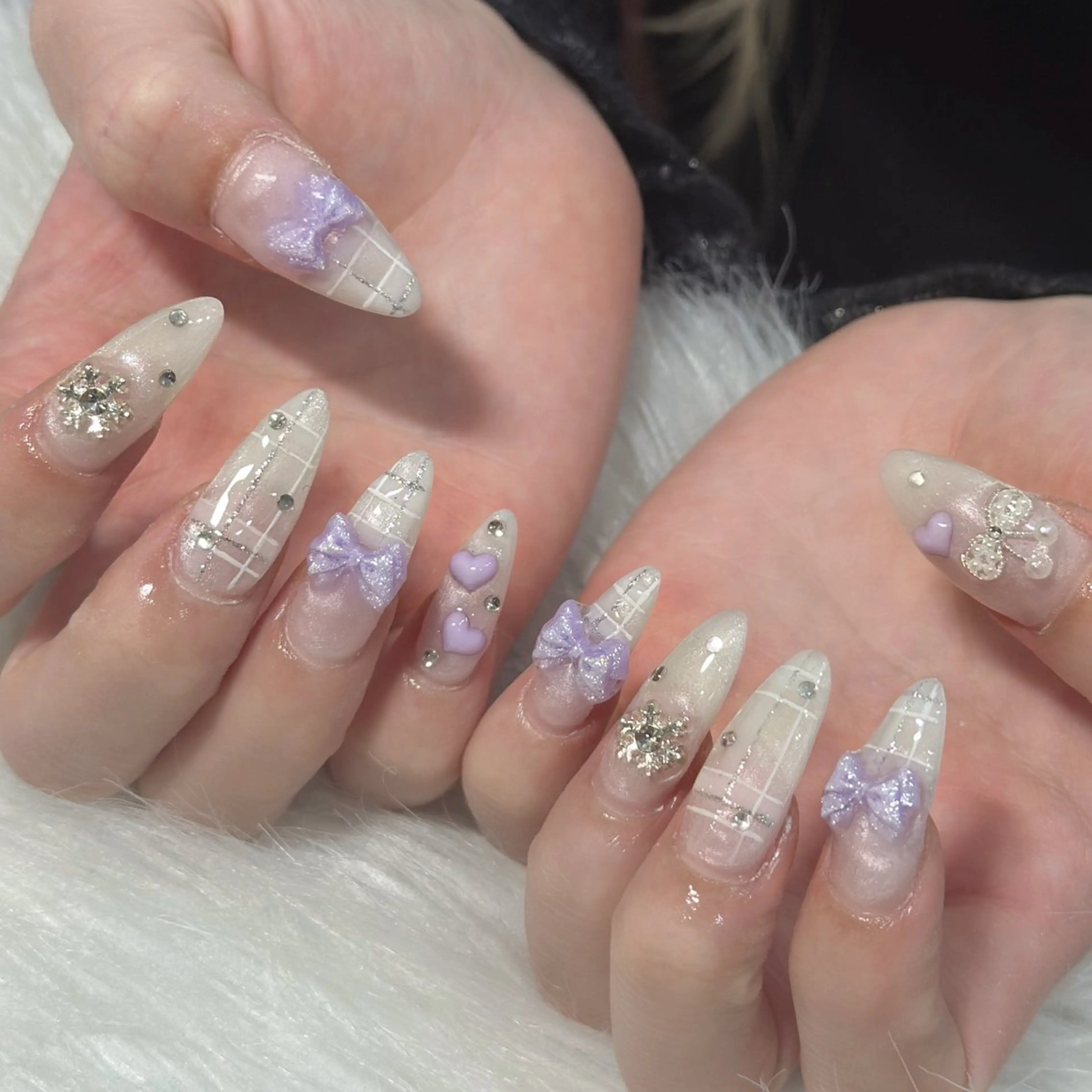 ネイル ハンドネイル フットネイル LAVISH nanamiのネイルデザイン