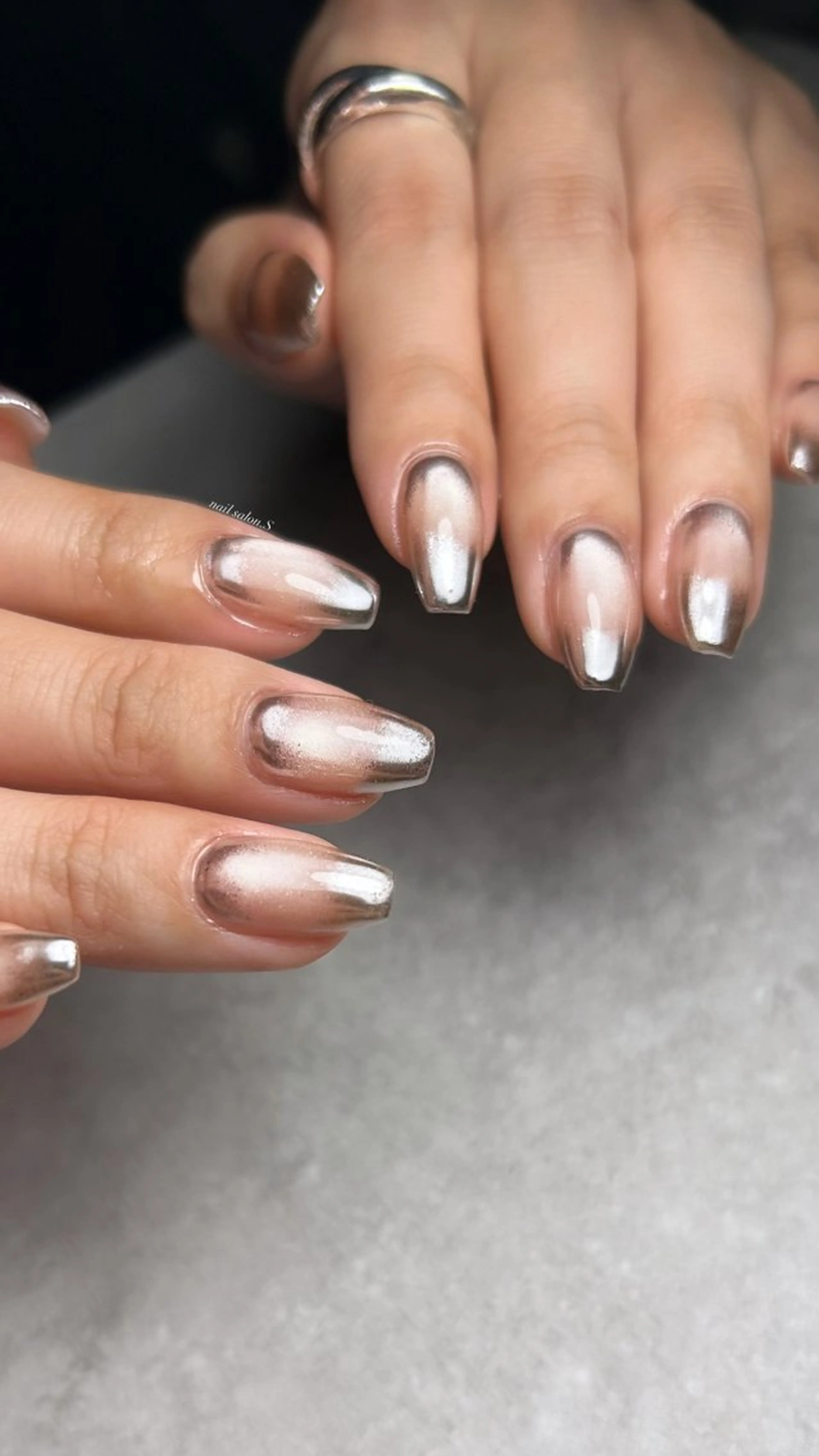 ネイル ジェルネイル マグネットネイル マグネットワンカラー ミラーネイル 持ち込み ハンドネイル 関山 志乃のネイルデザイン