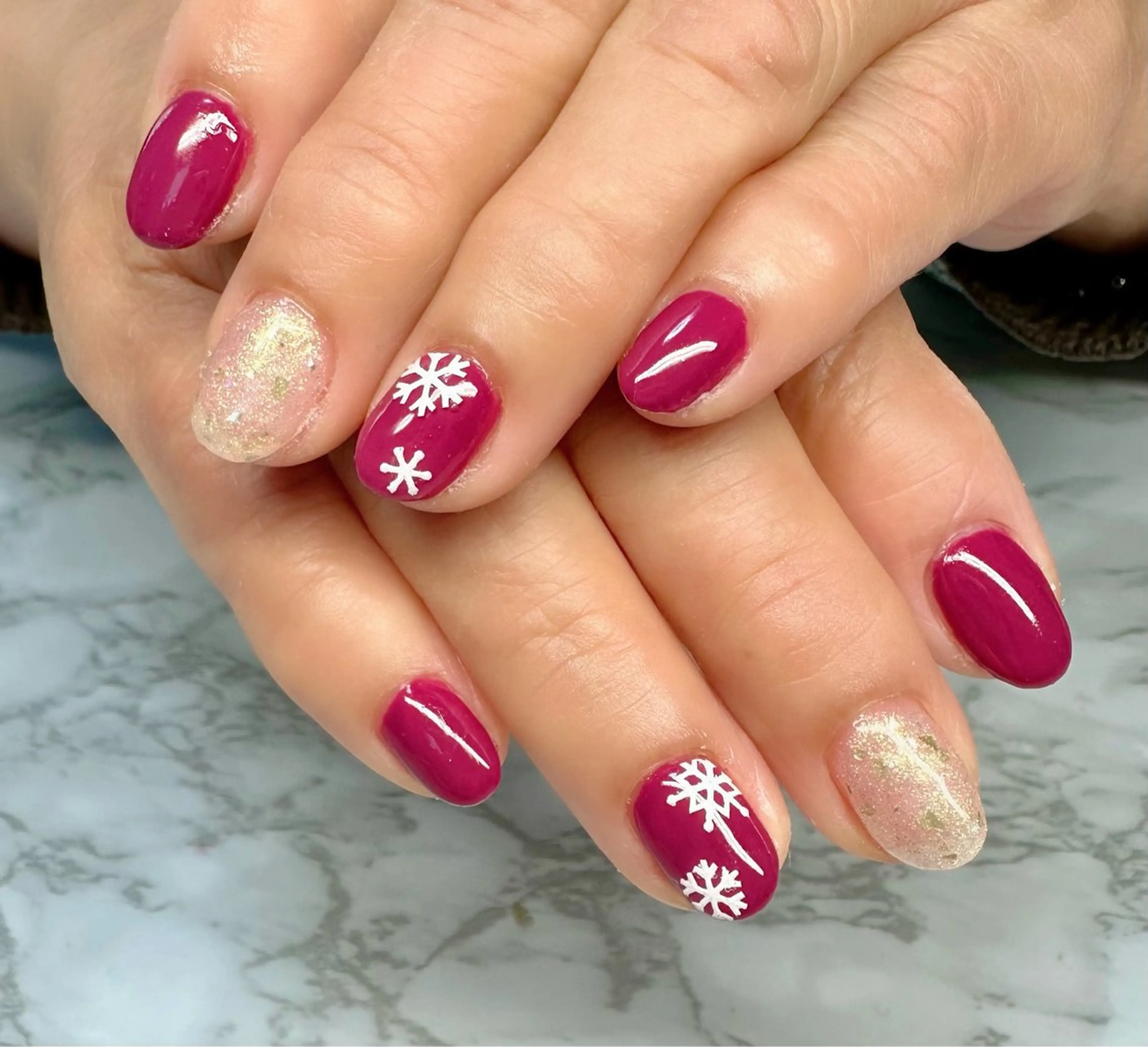 ネイル オーロラネイル ラメ(グリッター) ニュアンスネイル ワンカラーネイル 冬ネイル M.N_ nailのネイルデザイン