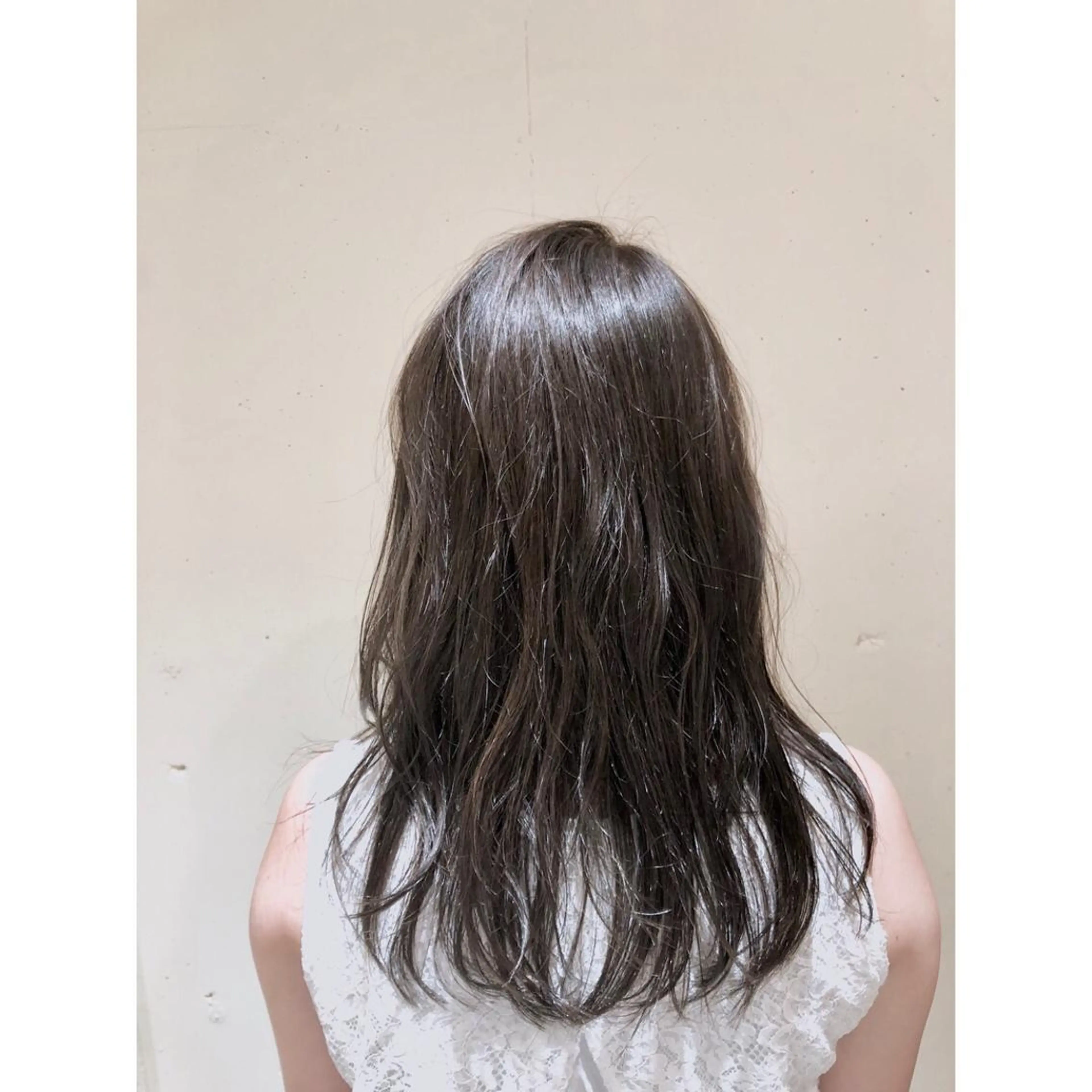 ミディアム カラー パーマ ヘアアレンジ アッシュ ベージュカラー ブリーチ 透明感カラー グラデーションカラー 【ツヤ髪美容師】 ツダケイスケのヘアスタイル