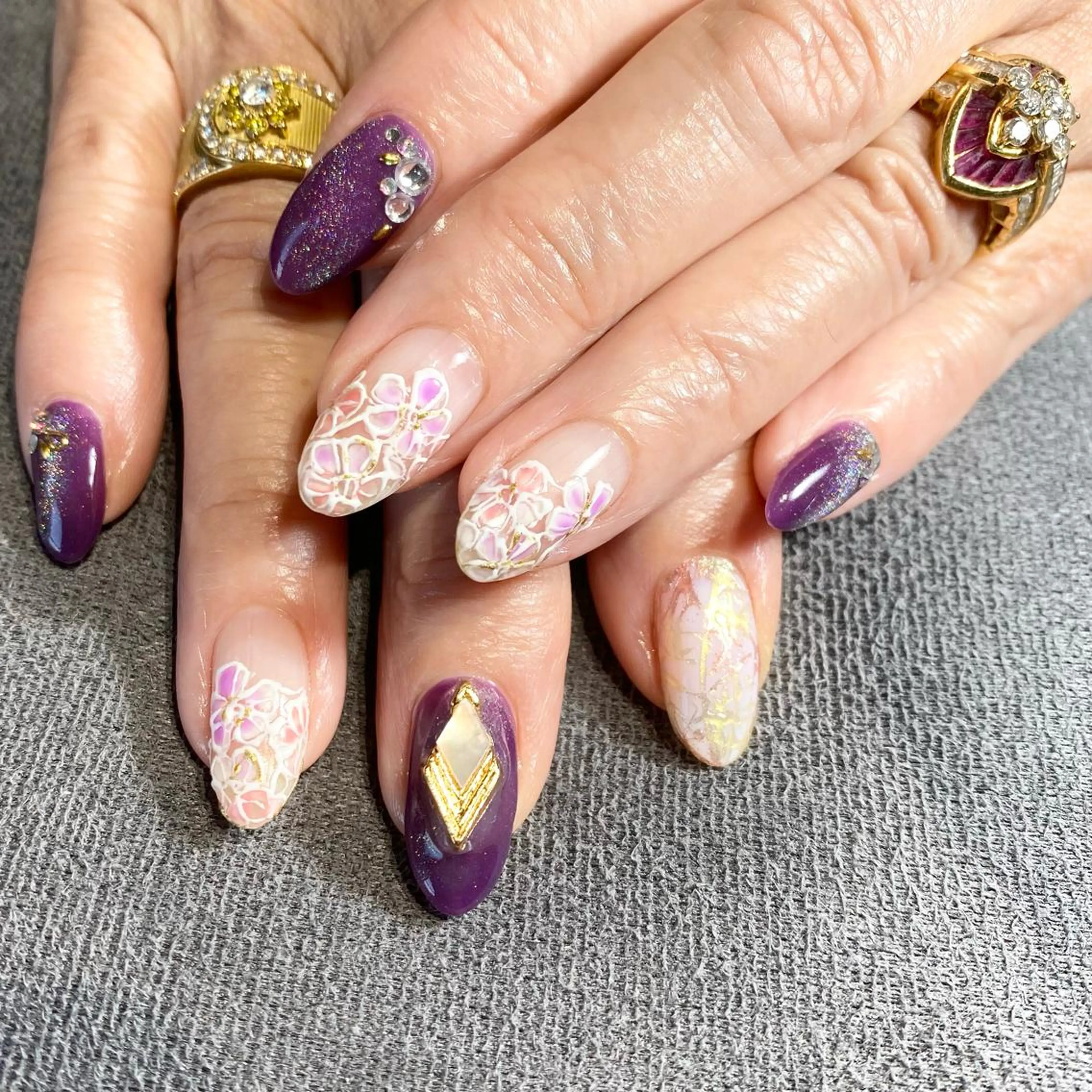 ネイル Flore (フロール)の眉毛・アイブロウイメージ