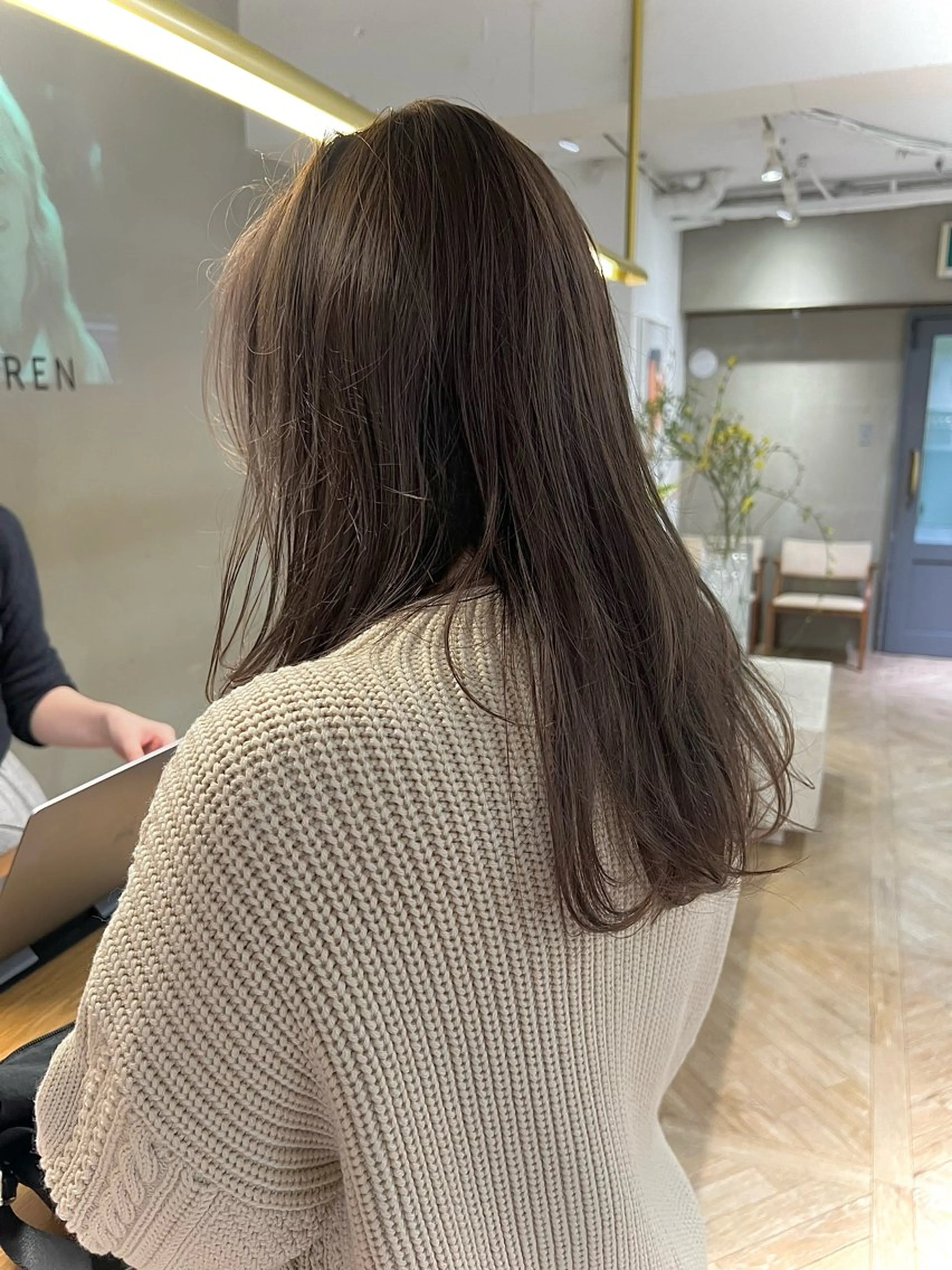 セミロング 似合わせレイヤー ＆透明感カラーのヘアスタイル