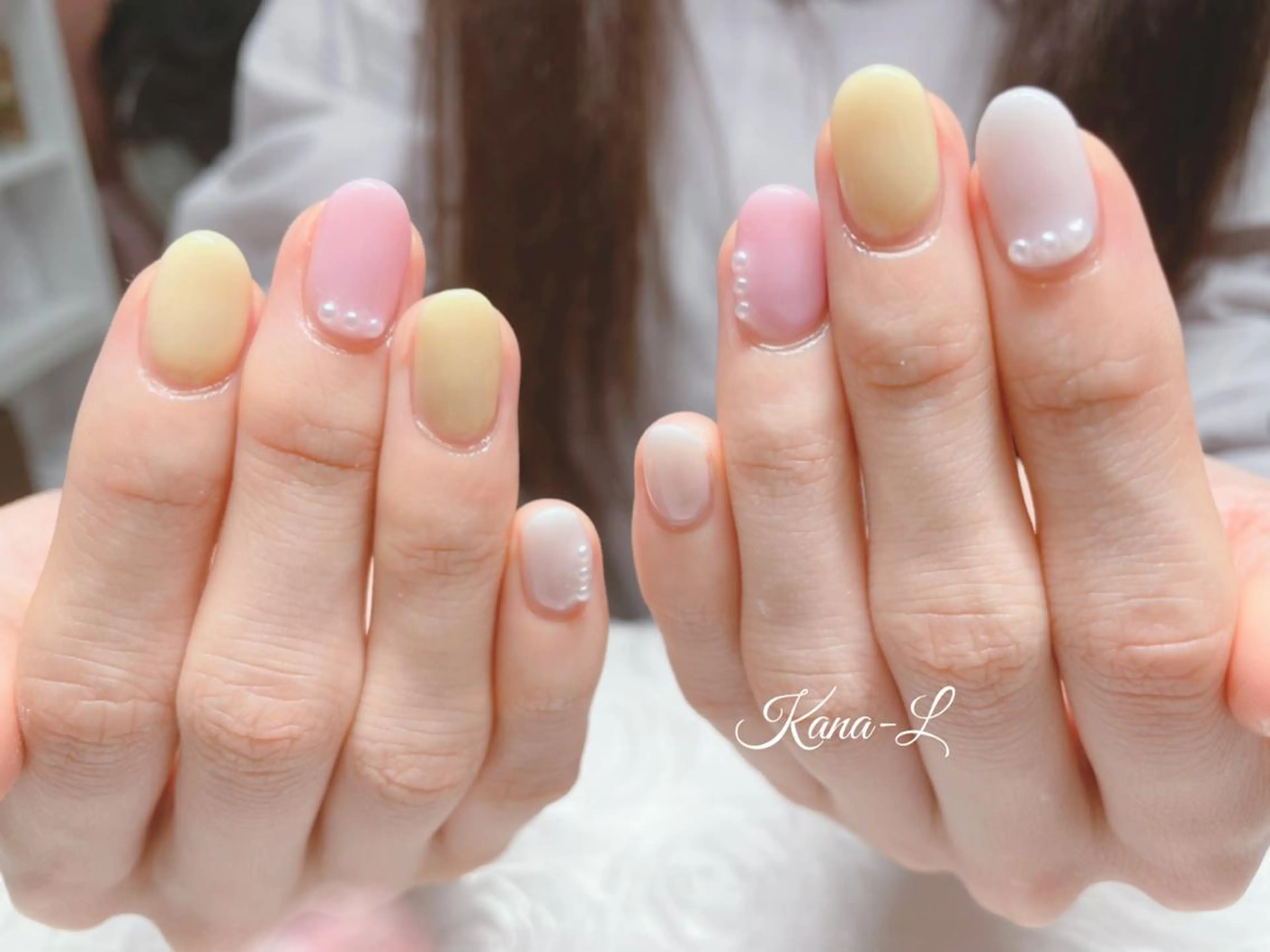 カラー ネイル パステルネイル 芦辺 香奈のネイルデザイン