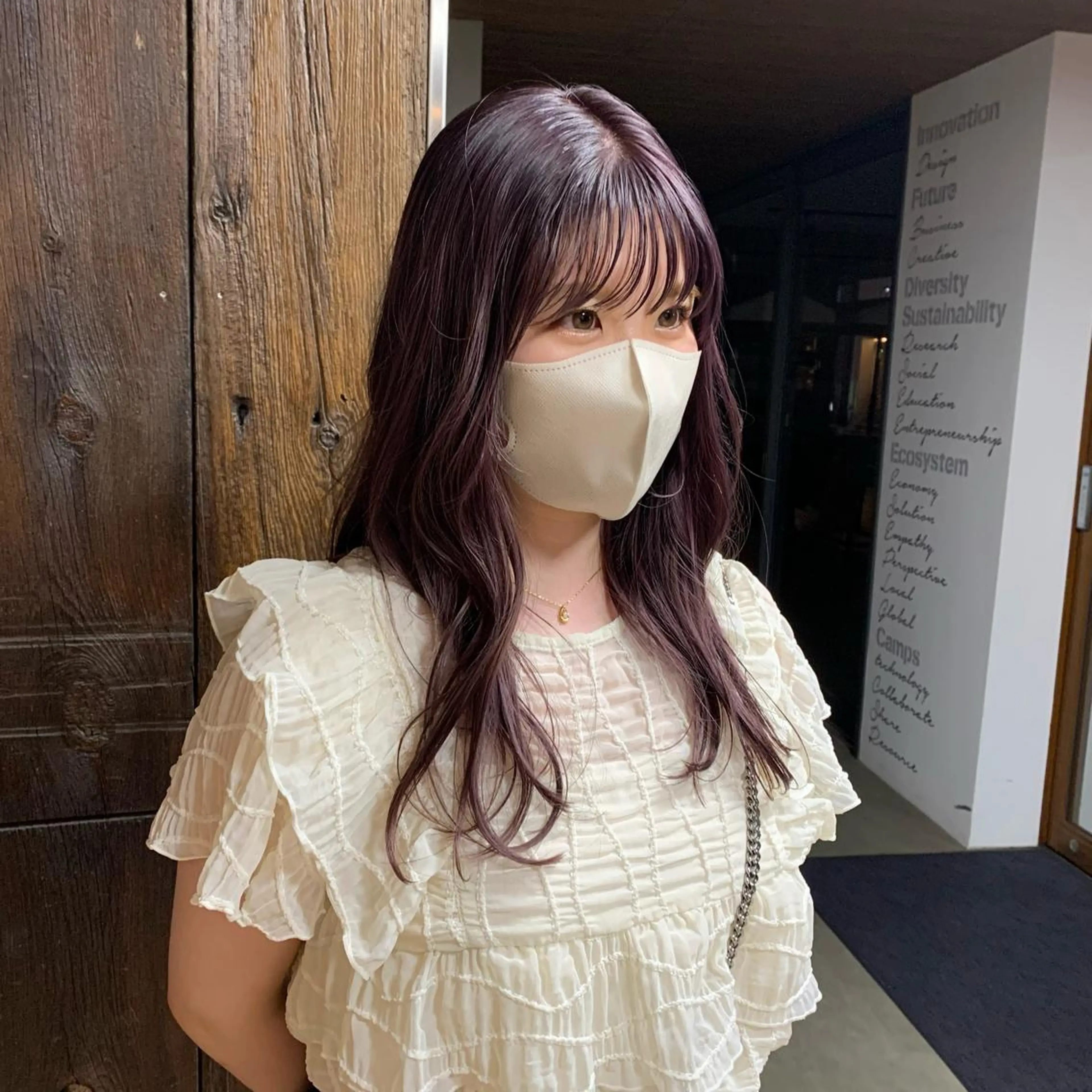 ロング カラー カット ヘアカラー SAKINO． ベージュカラーのヘアスタイル