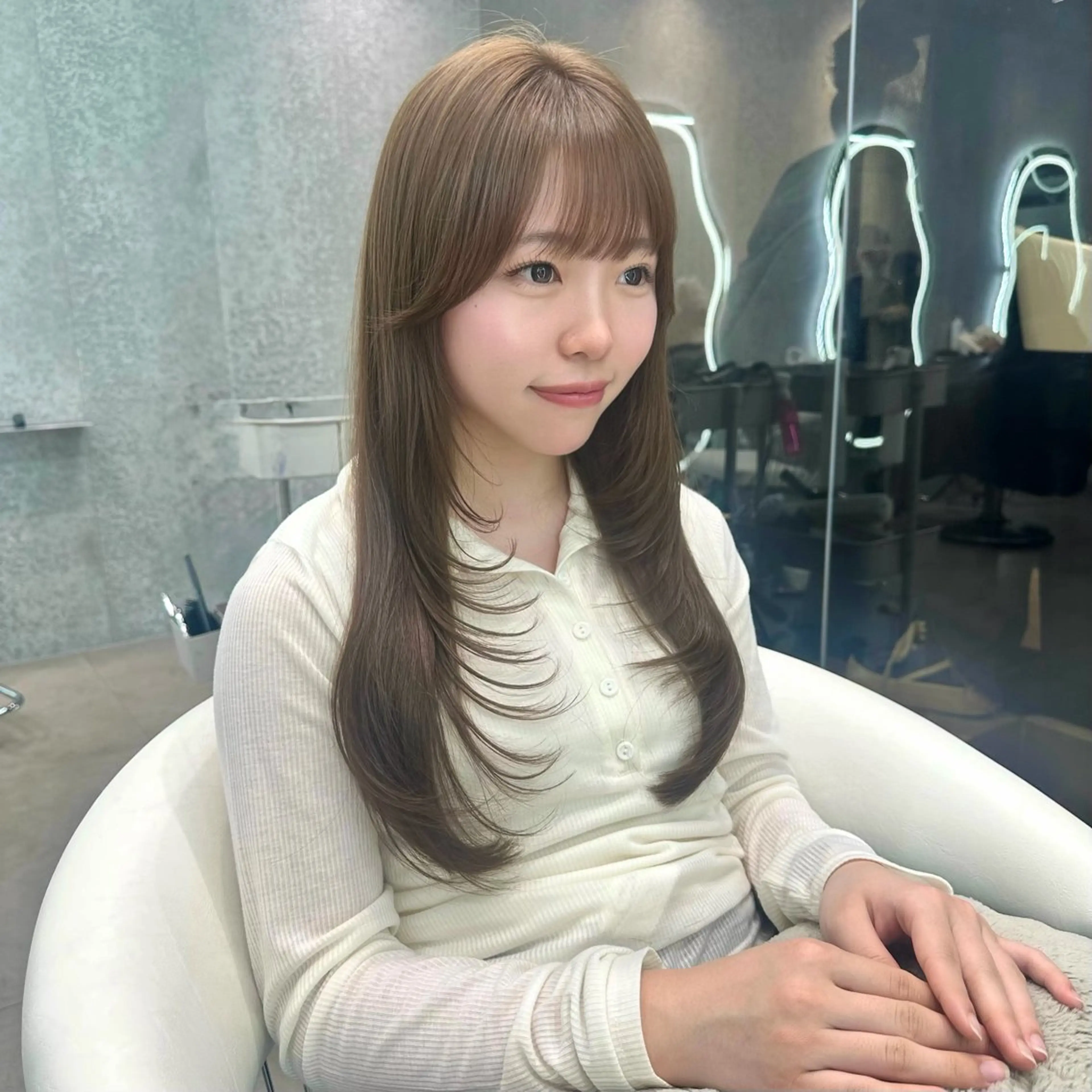 セミロング カラー ヘアアレンジ ベージュカラー ブリーチ ブリーチなしカラー レイヤーカット カット ヘアカラー トリートメント ブリーチなしW🎀 髪質改善／はのんのヘアスタイル