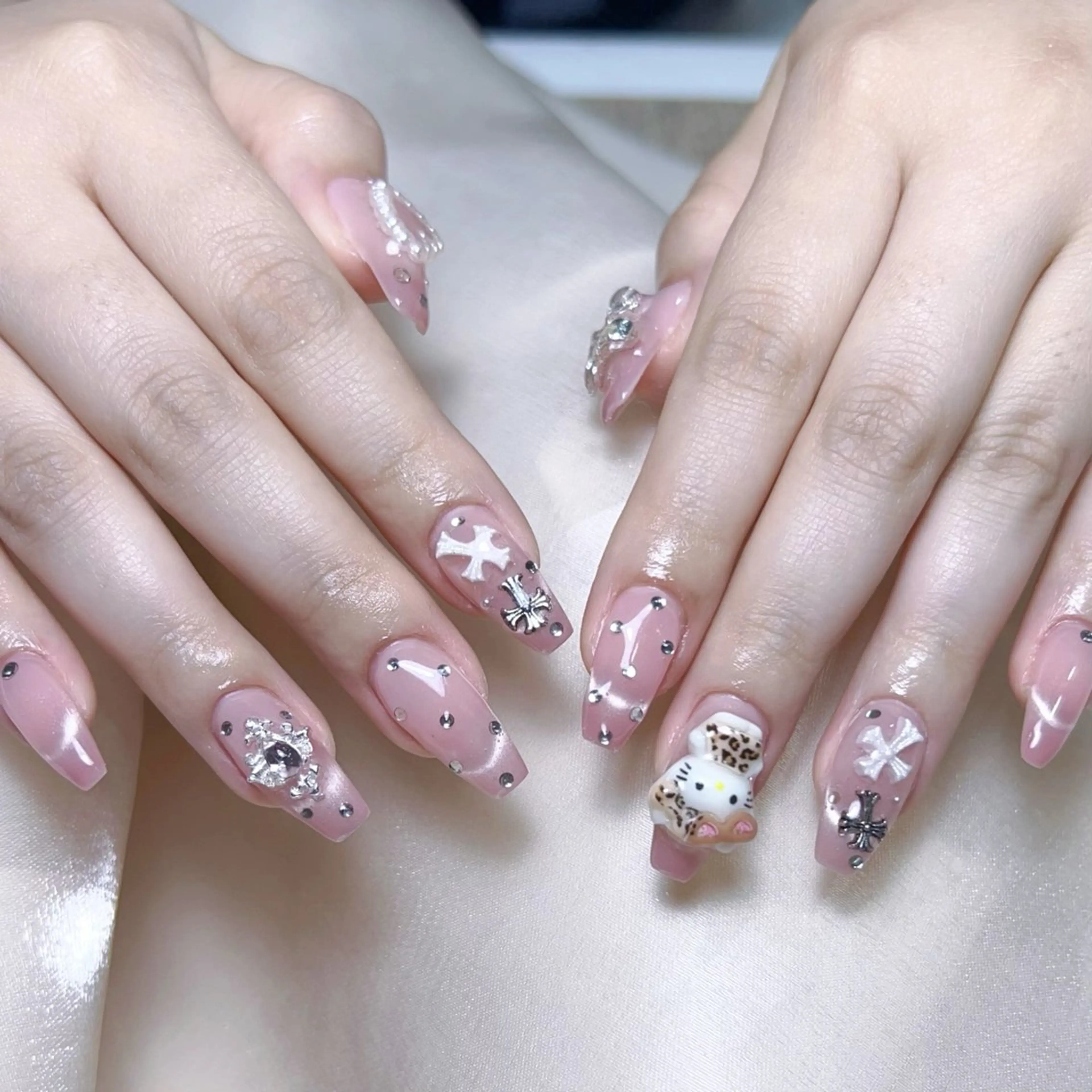 メンズ ネイル メンズ韓国風 アートネイル オーロラネイル ガーリー キラキラネイル ハンドネイル Nail salon 木にいるのネイルデザイン